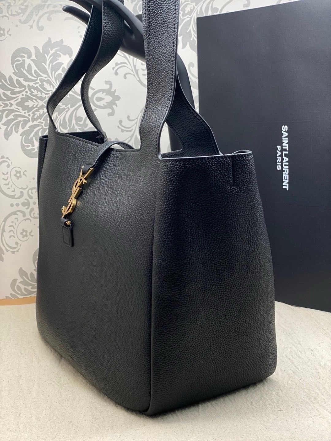 YSL LE 5 À 7 BEA IN GRAINED LEATHER / YSL TOTE BAG กระเป๋าสะพายใบใหญ่ จุใจ เกรดออริ 1:1 ใช้งานต่างประเทศได้