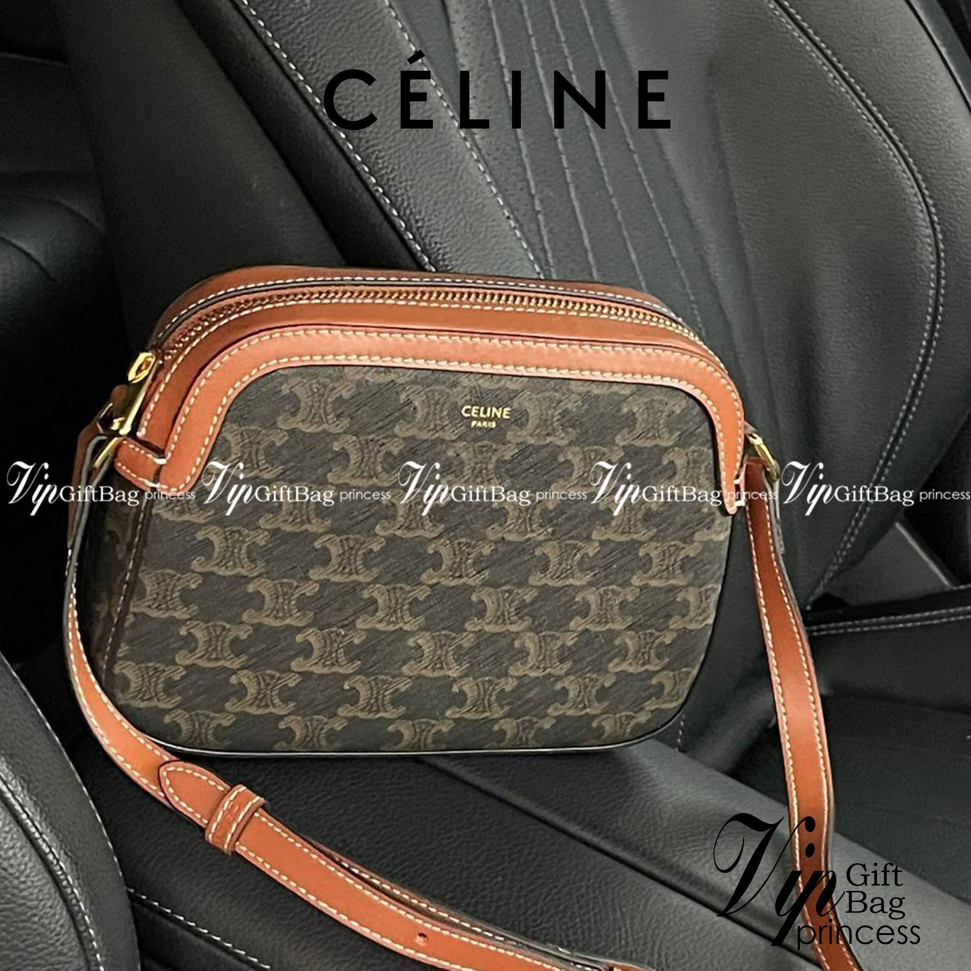 CELINE Triomphe Canvas Small Camera กระเป๋าสะพายไหล่สุดเก๋ใบนี้ผลิตจากผ้าใบเคลือบอย่างดีพร้อมขอบหนังสีน้ำตาล มาพร้อมสายสะพายหนังปรับระดับได้พร้อมฮาร์ดแวร์สีทองและซิปด้านบน ภายในบุด้วยผ้าสีน้ำตาล ลวดลาย triomphe อันเป็นเอกลักษณ์ของแบรนด์ และเป็นกระเป๋าสะพา
