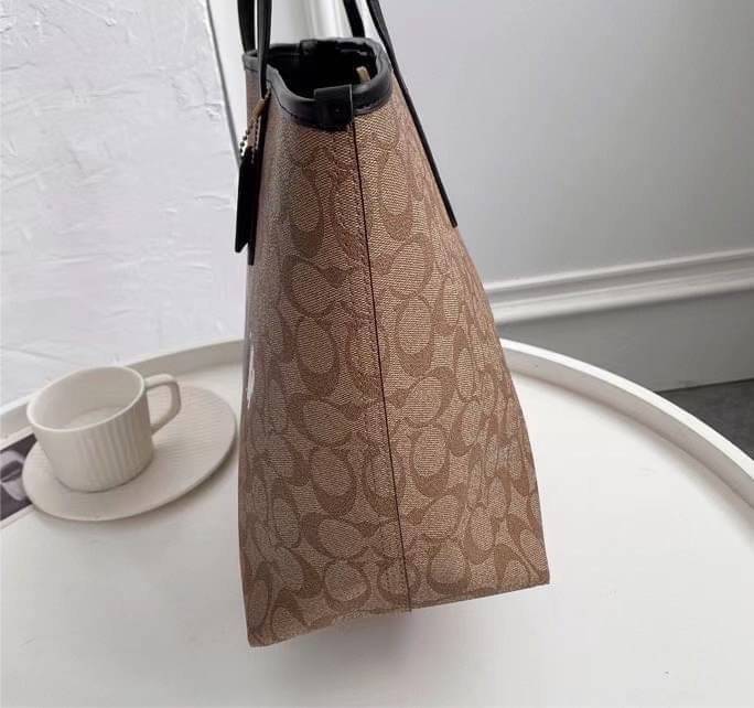 COACH CITY TOTE IN SIGNATURE CANVAS WITH HALLOWEEN (C5714)