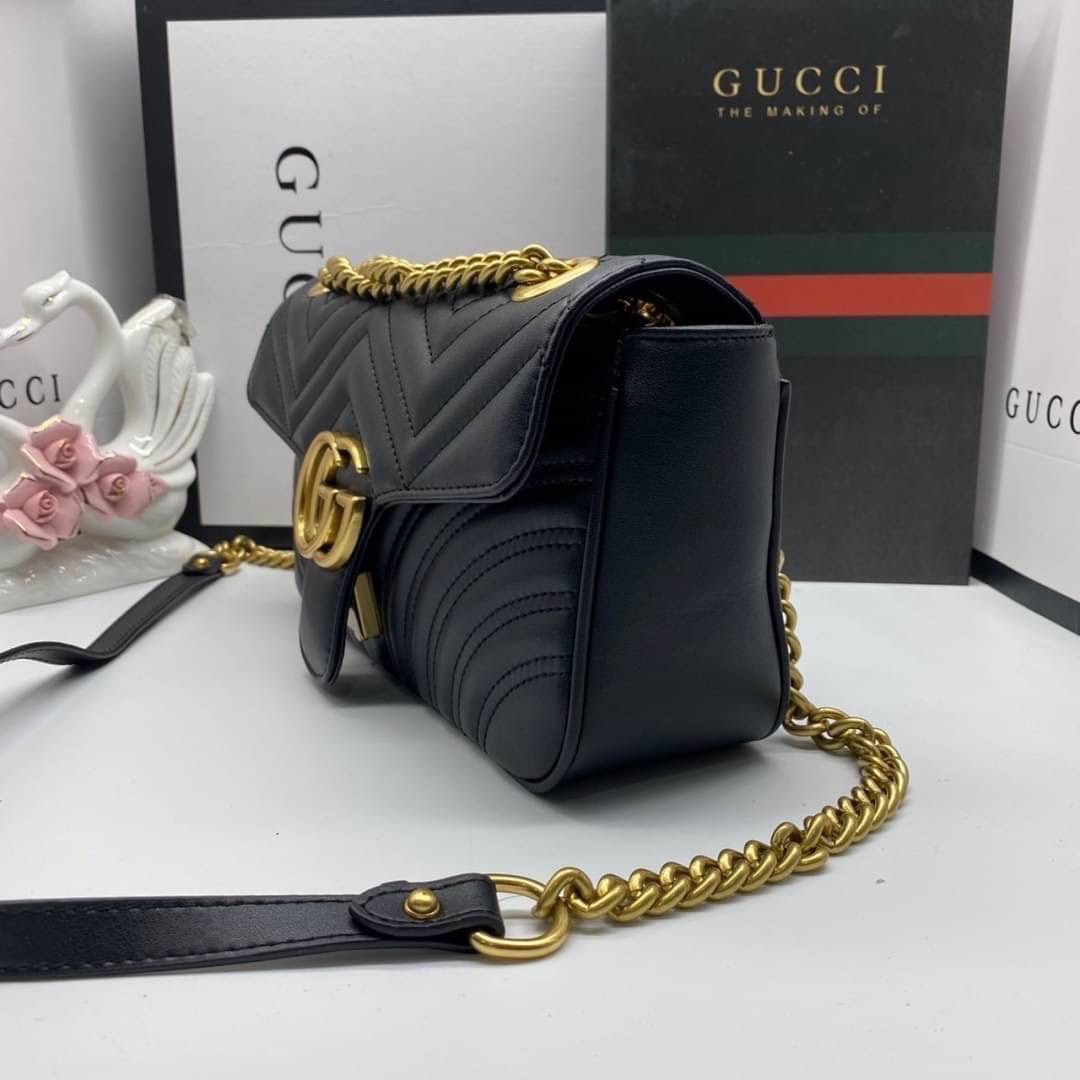 หนังแท้ GUCCI GG Marmont small matelassé shoulder bag 26cm ภาพสินค้าถ่ายจากงานขายจริง ใช้งานต่างประเทศได้ค่ะ