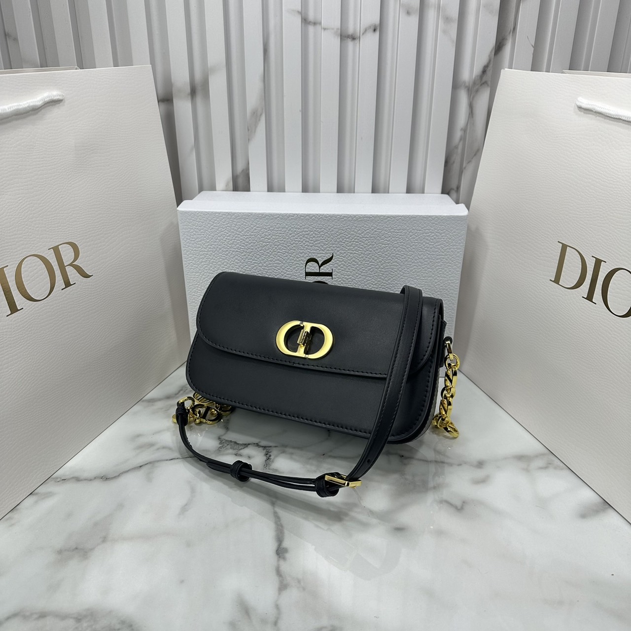 DIOR 30 Montaigne Avenue Bag Box Leather Bag กระเป๋าสะพายรูปดีไซน์สุดคลาสสิกและสง่างาม หรูหราตามเอกลักษณ์แบรนด์ เกรดท็อปไฮเอน 1:1 ใช้งานต่างประเทศได้