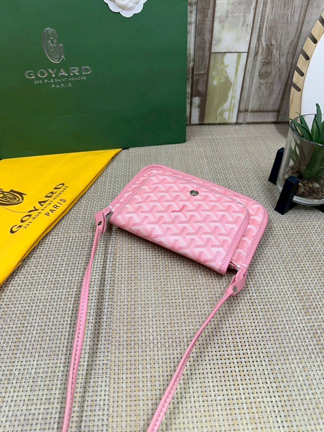 พร้อมส่ง 10 สี ORI หนังแท้ | GOYARD Plumet pouch-wallet กระเป๋าสะพายใบเล็กกะทัดรัด ดีไซน์กระเป๋าสตางค์ Plumet ดีไซน์มาพร้อมช่องใส่เหรียญ ธนบัตร และบัตรต่างๆ