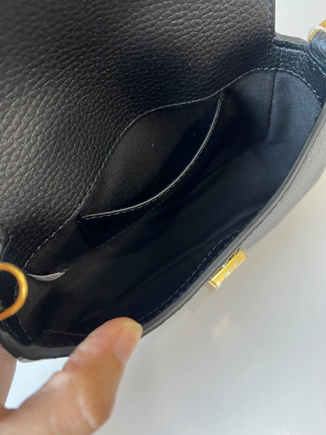 Tory Burch Britten Mini Top Handle Crossbody Bag กระเป๋าสะพายใบเล็กดีไซน์เรียบหรู เกรดออริ สลับแท้ 1:1 ใช้งานต่างประเทศได้