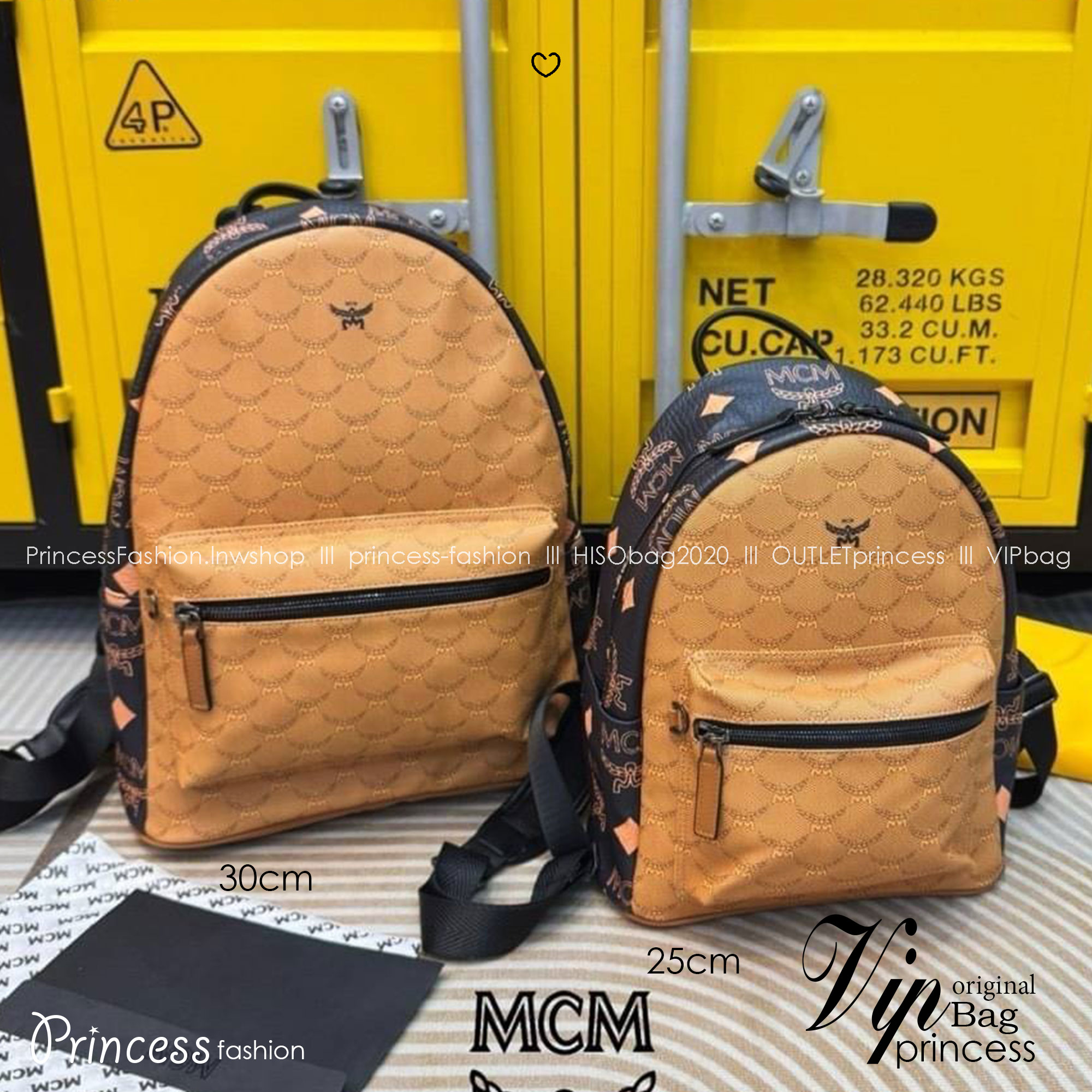 ORI | M.C.M Stark Backpack in Monogram Mix กระเป๋าเป้แมกซี่คอลใหม่ โดดเด่นด้วยดีไซน์สีดำด้านข้างและสายกระเป๋าตัดสีกันได้อย่างลงตัว Best seller Unisex ของงานเป้จริงๆ