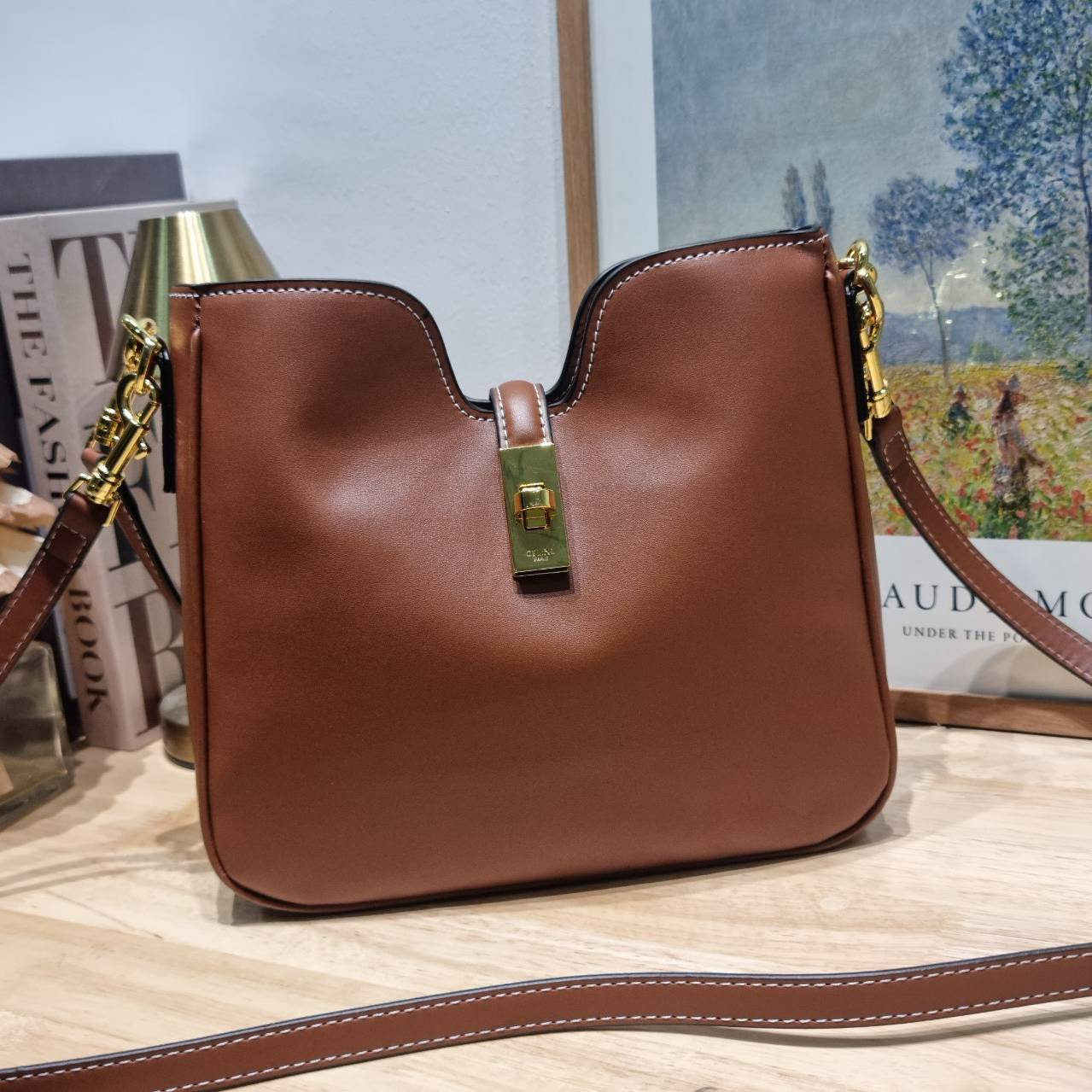 CELINE small camille soft bag มาแรงมาก! กับกระเป๋าที่ตัวแม่ใช้กันเยอะสุดๆ แม่ชมเอย อินฟลูดังๆมีใช้กันครบ ด้วยรูปทรงยอดนิยม