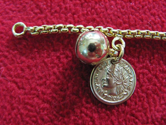 สินค้าจองค่ะ สร้อยข้อมือทองเหลือง+จี้รูปเหรียญเล็กค่ะ