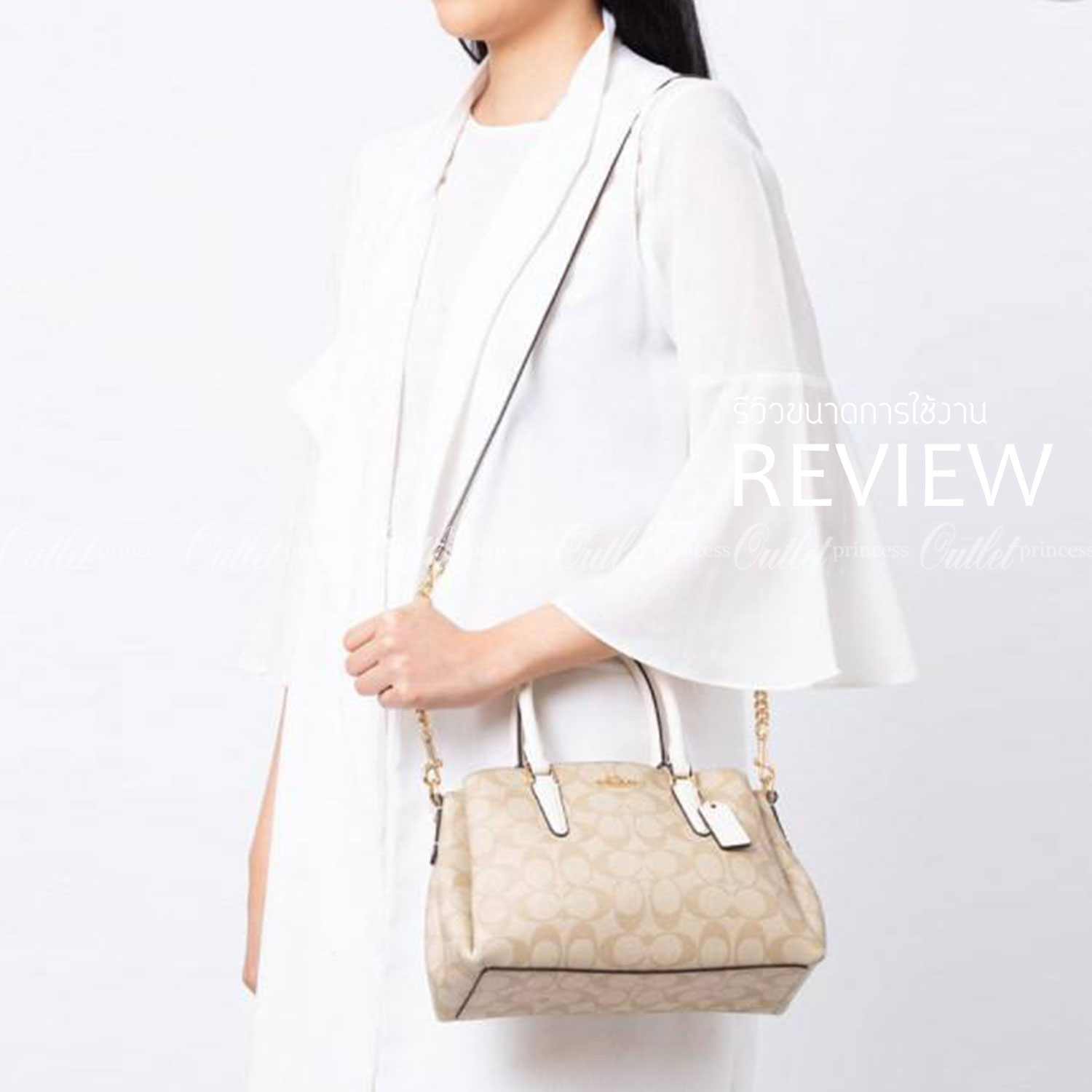 COACH MINI SAGE CARRYALL IN SIGNATURE 🌈กลับมาแล้ว รุ่นที่สาวๆหลายคนถามหาค่ะ! กระเป๋าหิ้วได้//สะพายข้างได้ pvc หนังนิ่มอย่างดีค่ะ กระเป๋าแบ่งออกเป็น3ช่อง มีเป็นช่องซิปกลาง แต่ละช่องกว้างใส่ของจำเป็นได้ครบเลยนะคะ พร้อมสายสะพายแบบโซ่ต่อหนังถอดออกได้เ