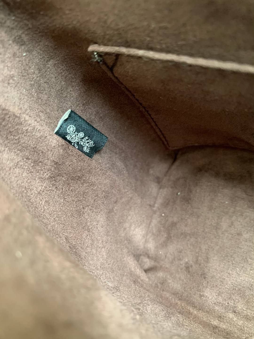 คอลเลคชั่นใหม่ ทั้งสวยทั้งคุณภาพค่ะ😘 COACH KARLEE CROSSBODY BAG 💐พร้อมส่ง ได้ไปไม่ผิดหวังแน่นอนค่ะ! สวยๆแบบคนดังระดับโลกกันค่าา กระเป๋าสะพายแบบครอสบอดี้ร์ หนังแท้นิ่มสวยงามมากๆค่ะ รูปทรงน่ารักกระทัดรัด เปิดปิดกระเป๋าแบบหมุนล็อค ภายในสามารถ