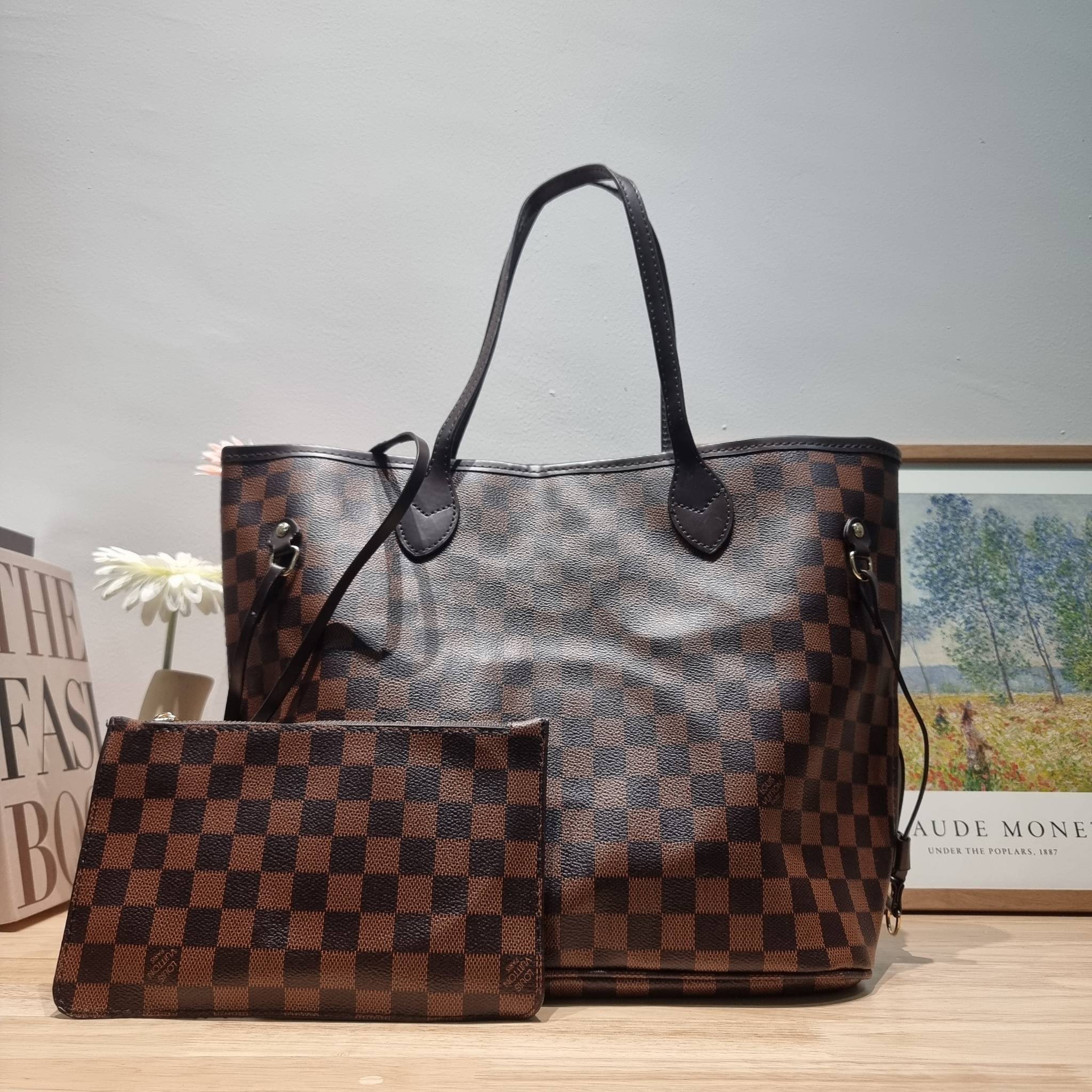 LV Neverfull Monogram / LV 2IN1 TOTE SET กระเป๋าสะพายไหล่ใบใหญ่ทรง tote มาพร้อมใบลูก คลาสสิคที่สุด เป็นอีกรุ่นที่มีคนใช้กันทั่วบ้านทั่วเมือง ฮิตแบบไม่ต้องพูดเยอะ