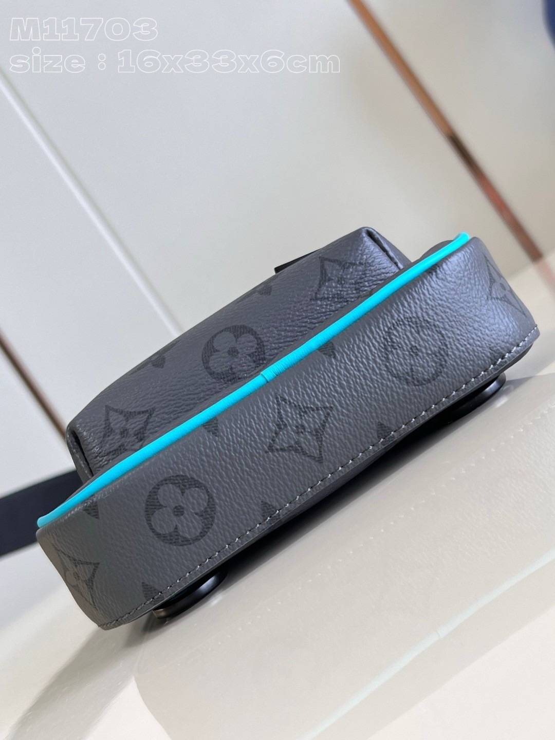 สลับแท้ LV Avenue Slingbag PM Turquoise กระเป๋าสะพาย/คาดอก Slingbag หนังแท้ แคนวาสแท้ เกรดสลับแท้ดีสุด สง่างามเหนือกาลเวลา มีไว้ไม่มีเอาท์ ท่านชายควรมีมากค่ะ