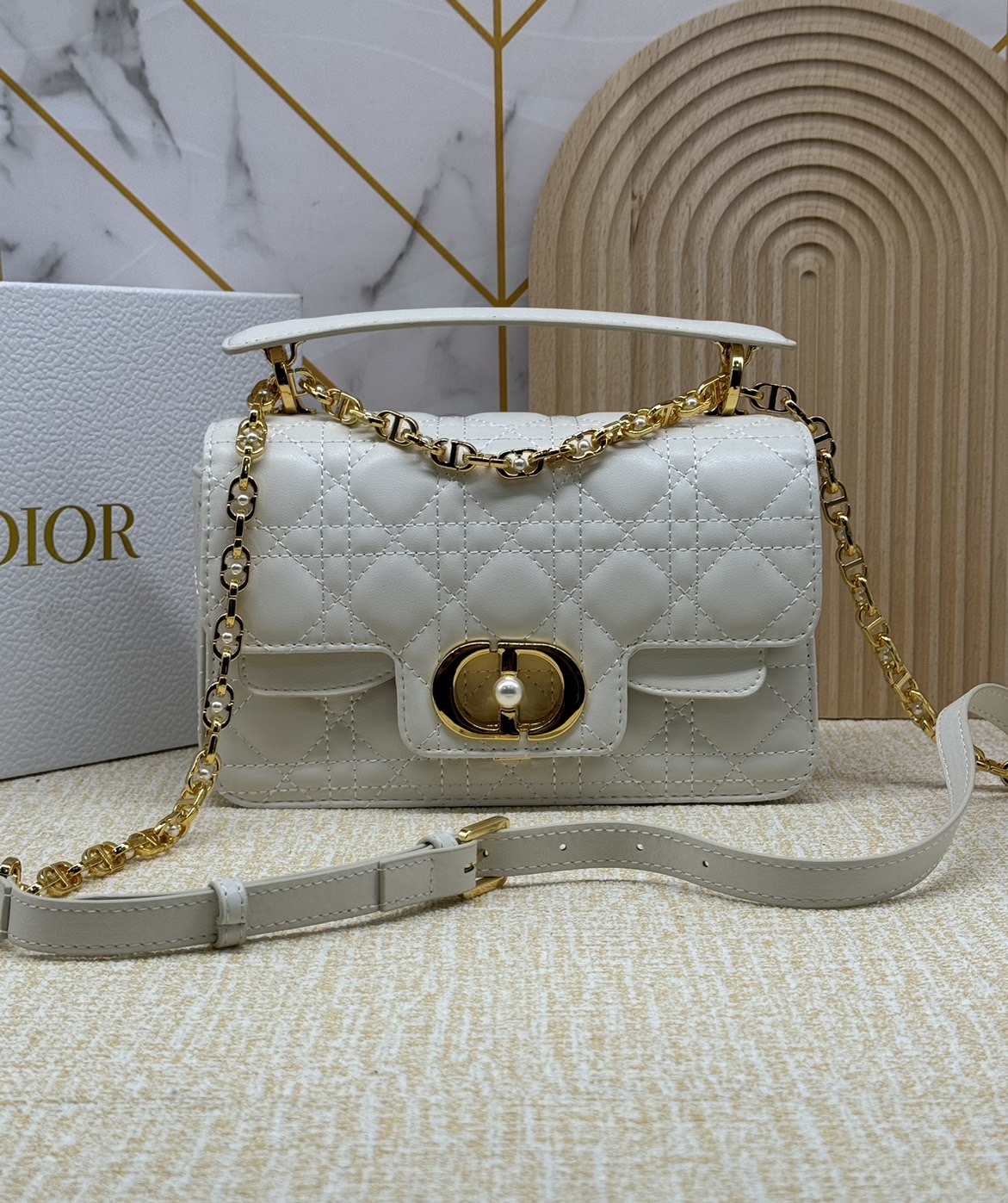 SMALL DIOR JOLIE TOP HANDLE BAG กระเป๋าสะพายดิ-ออร์ รุ่นใหม่ งานหนังสวย เกรดออริจินอล สลับแท้ ใช้งานต่างประเทศได้ งานสวยตามรูป ภาพถ่ายจากงานขายจริง