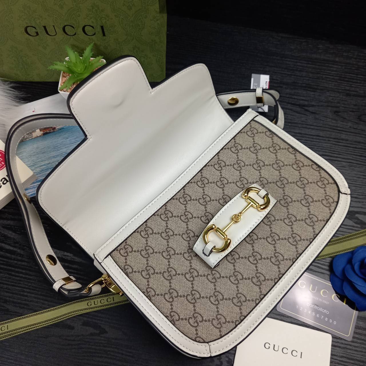 GUCCI HORSEBIT 1995 BAG / GG Supreme Shoulder 10" รุ่นฮิต คลาสสิค หรูหรา ใช้แล้วดูดีมีเสน่ห์ขึ้นทันที สายยาวคล้องบ่าได้ ปรับยาวคลอสบอดี้ได้