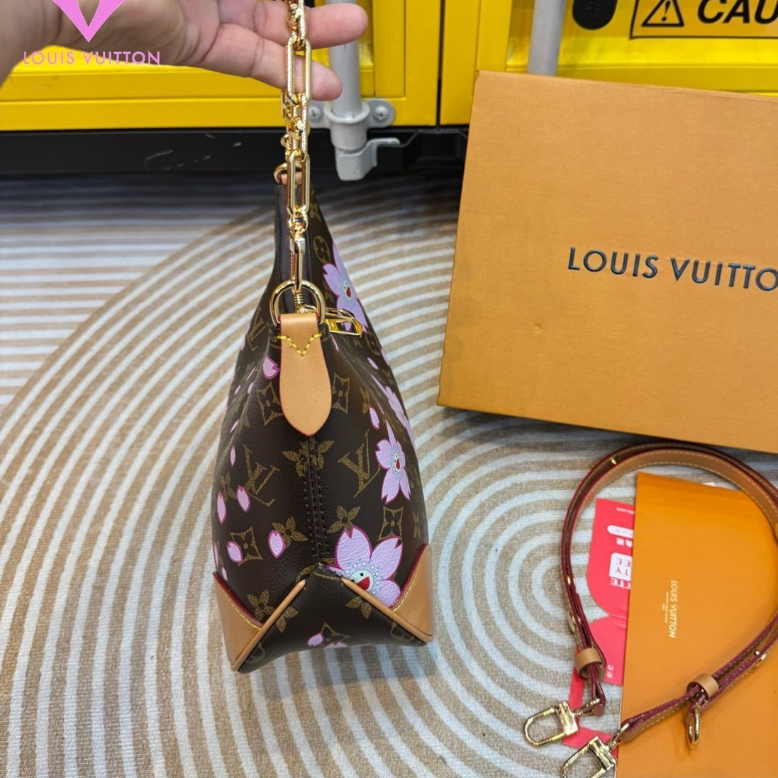LV x TM Boulogne PM Cherry Blossom bag กระเป๋าสะพาย ดีไซน์คลาสสิครุ่นสุดปัง ปรับลุคให้มีชีวิตชีวาด้วยลายดอกไม้ซากุระเชอรี่บลอสซั่ม คอลใหม่สุดเอ็กซ์คลูซีฟ