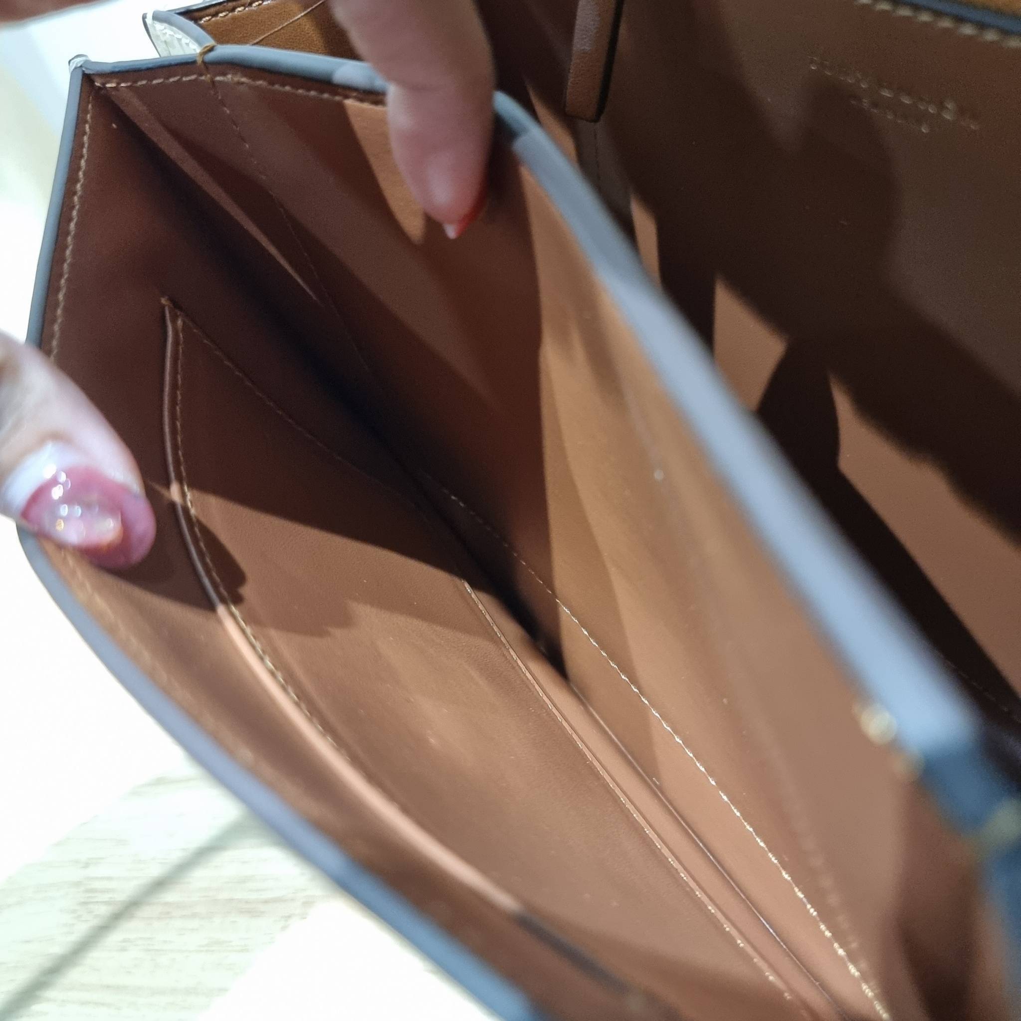 Tory Burch Bag / TORY BURCH ELEANOR CONVERTIBLE SHOULDER BAG รุ่นยอดนิยม กับไซส์ใหม่ ใหญ่จุคุ้ม! กระเป๋าสะพายข้าง ดีไซน์อยู่ทรง เรียบหรู! ผู้ดีกว่าใคร