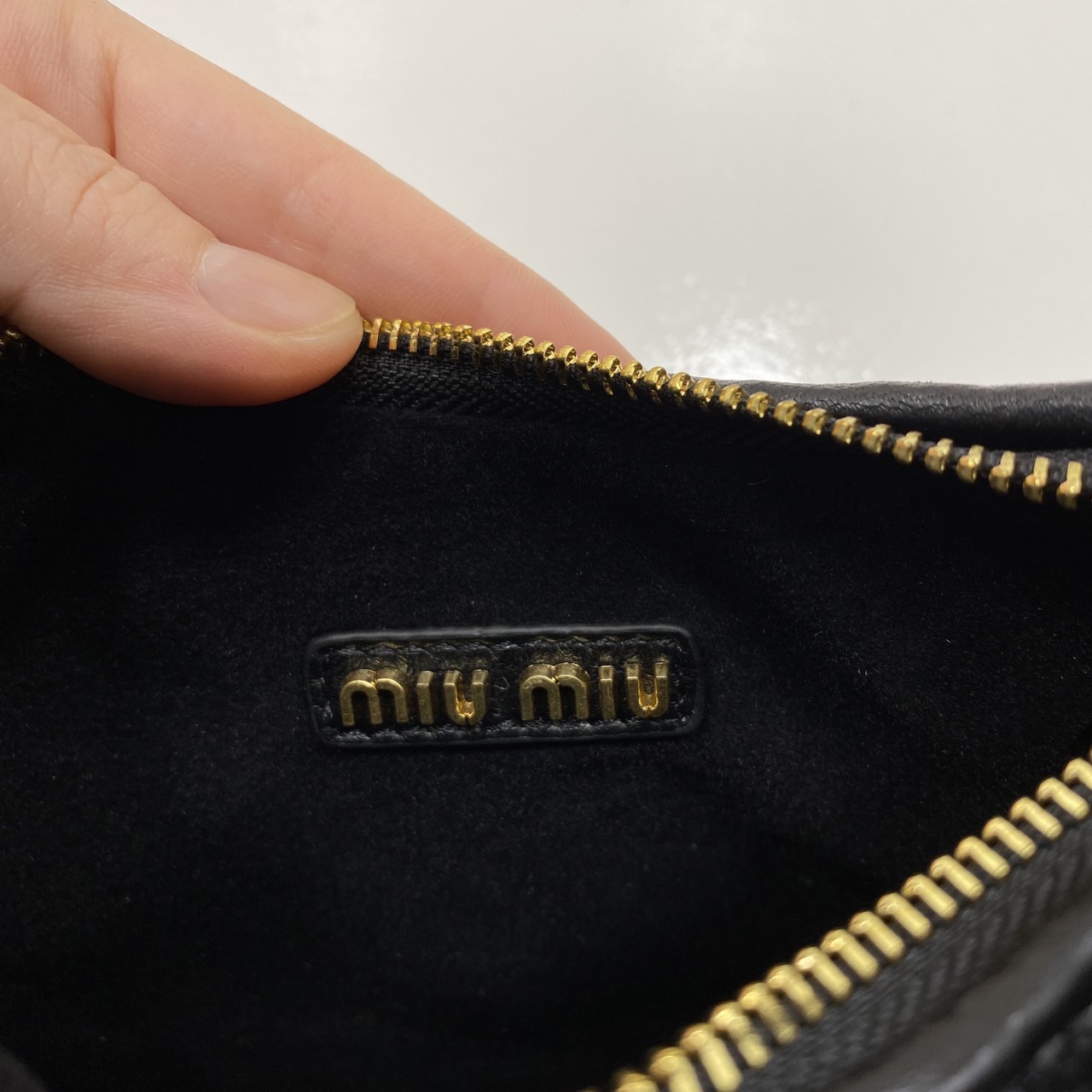 MIU MIU mini Wander matelassé shoulder bag กระเป๋าถือ/สะพาย ทรงโฮโบ คิ้วท์สุด ปังสุด ตัวแม่ เกรดออริ 1:1