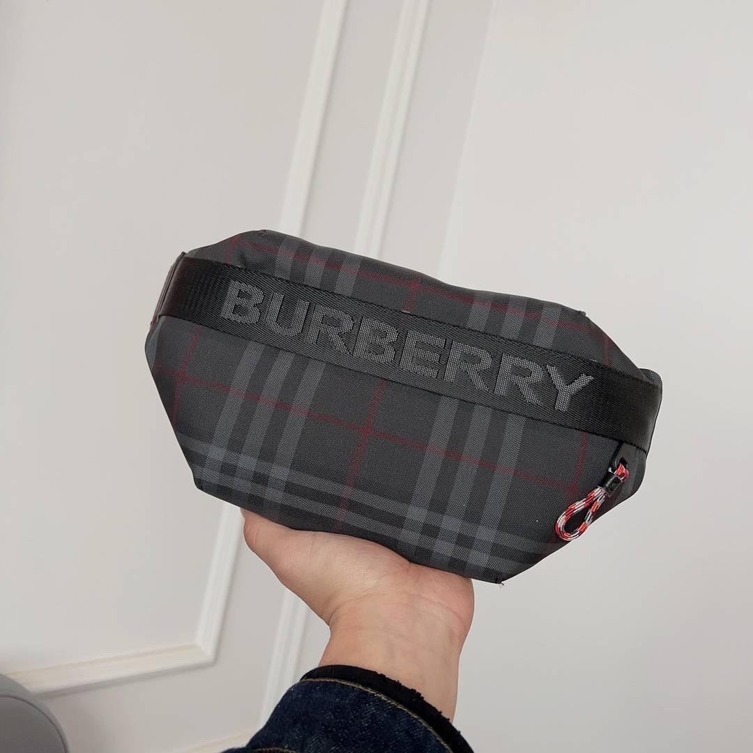 Burberry Vintage Check Sonny Belt Bag / BURBERRY FRAGRANCES BELT BAG วัสดุ 100% POLYAMIDE (Nylon & Canvas) กระเป๋าคาดเอว คาดอกแบบ UNISEX ใช้ได้ทุกเพศ ลายวินเทจตามแบบฉบับของแบรนด์