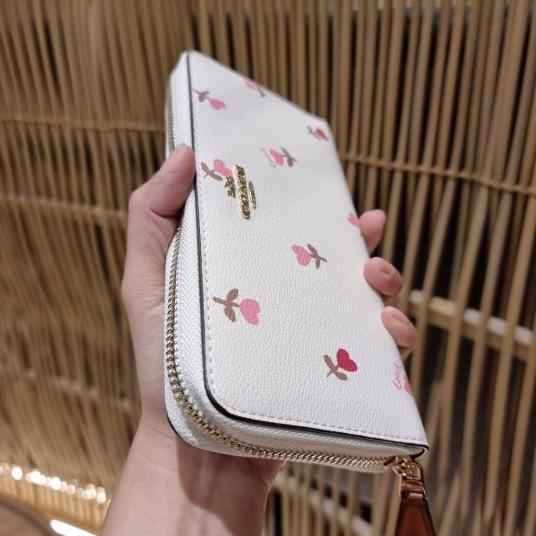 OUTLET 】COACH ACCORDION ZIP WALLET IN SIGNATURE CANVAS F86093 C3287 F98126 กระเป๋าสตางค์ใบยาว น่ารักน่าใช้