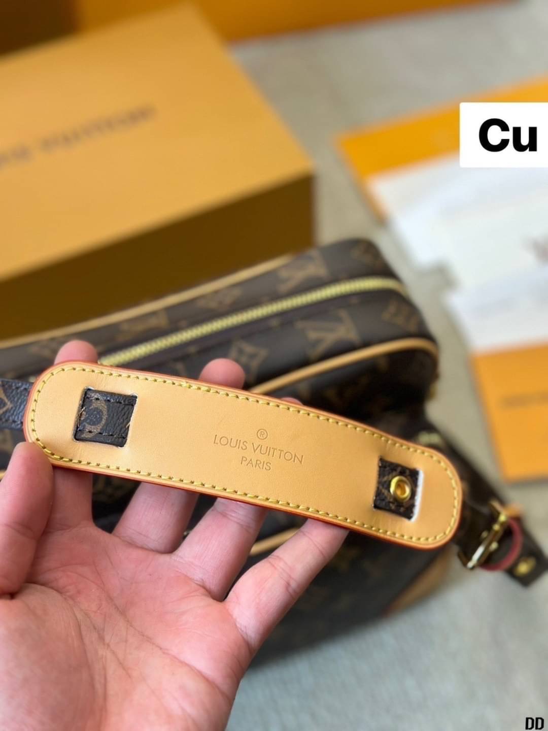 LV Nile Crossbody Monogram Canvas Bag กระเป๋าทรงแมสเซ็นเจอร์วินเทจใบใหญ่ unisex bag ใช้ได้ทั้งชายหญิง จุของได้เยอะ พิมพ์ลายโมโนแกรมคมชัดสวยงาม