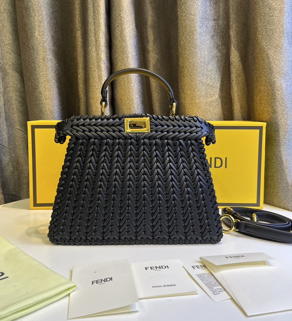 พร้อมส่ง 3 สี FENDI Peekaboo ISeeU Medium interlace leather bag กระเป๋าสะพายดีไซส์สาน ใช้ได้ 2 ด้าน 🧡 เกรดออริจินอล 1:1 สลับแท้