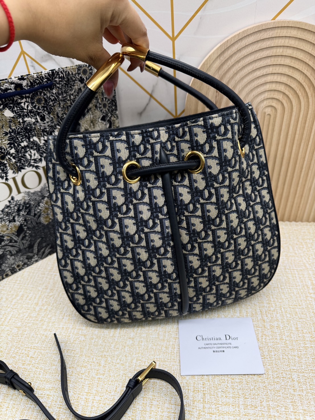 Medium DIOR Nolita Bag Blue Dior Oblique Jacquard รุ่นใหม่ กระเป๋าสะพายทรงโท้ท สวยเรียบหรู ถือได้ สะพายยาวได้ เกรดออริ 1:1
