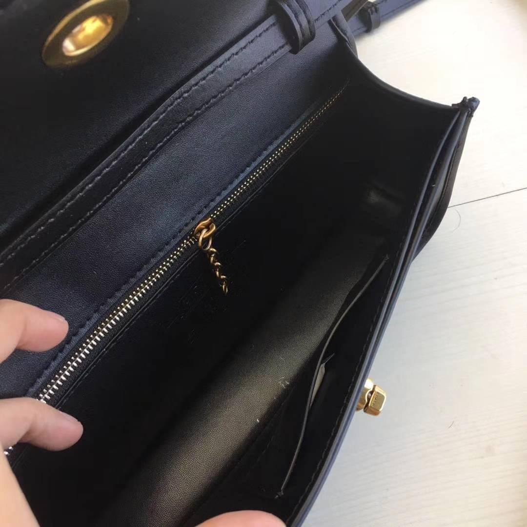 OUTTLET 】Auth Coach 1941 Turnlock Clutch Crossbody Bag พร้อมส่งที่ไทย