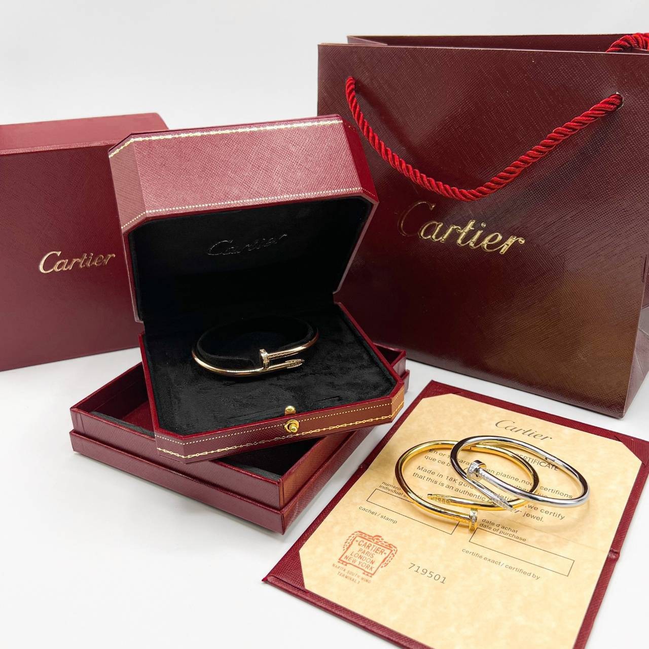 Cartier JUSTE UN CLOU BRACELET กำไลข้อมือตะปู หัวเพชร งานดีสุดเกรดออริจินิล วัสดุคุณภาพดี ไม่ลอกไม่ดำ พร้อมกล่องหนาตามแบบปั้มลายแบรนด์ ภาพสินค้าถ่ายจากงานขายจริง ใช้งานต่างประเทศได้