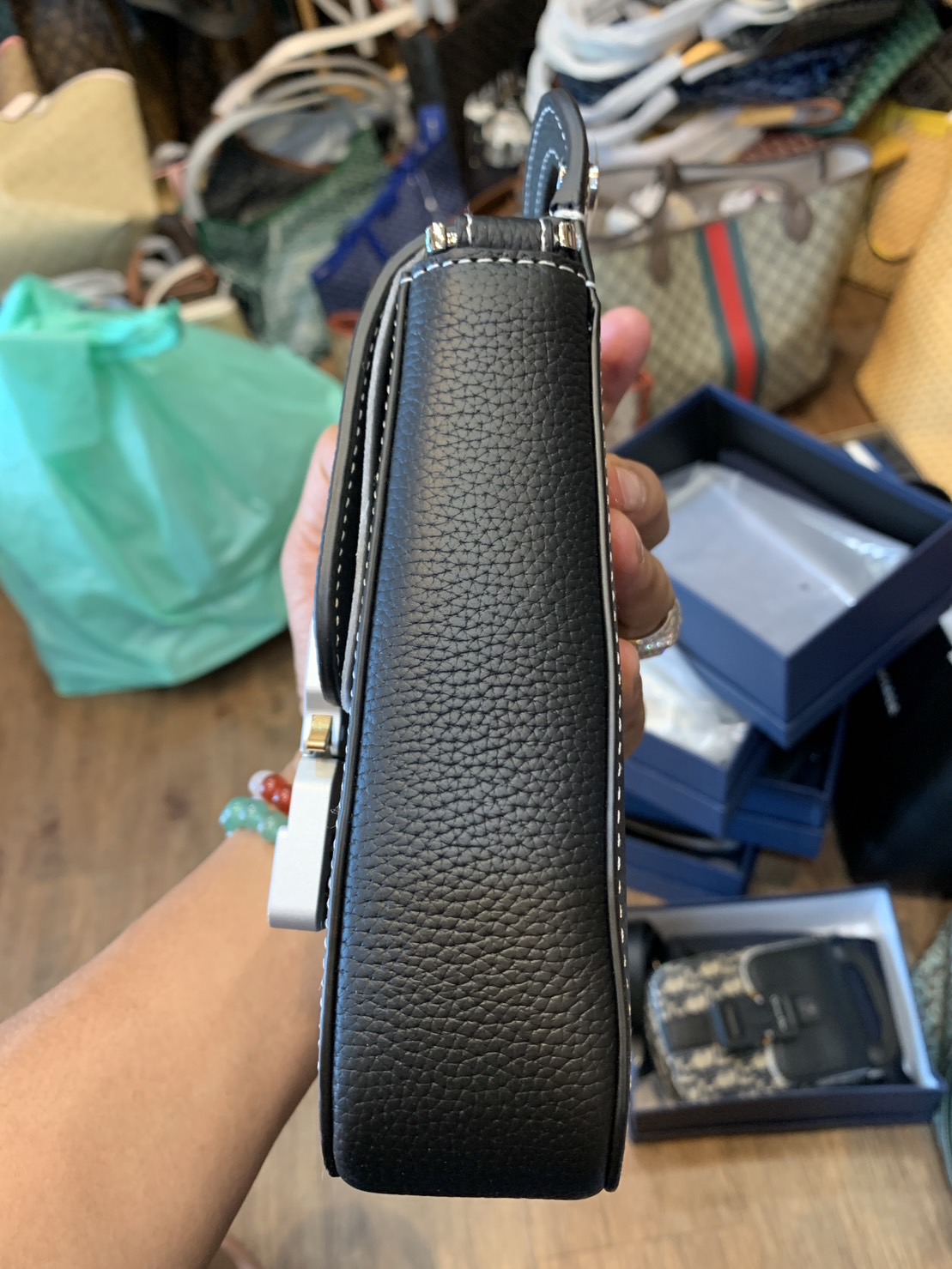 Dior Phone Oblique Bag / Dior Pouch Phone Oblique เกรดเทพออริจินอล ได้ใจหนุ่มๆไปเลยใบนี้!! หลงรักตั้งแต่แรกเห็นมีอยู่จริง!!