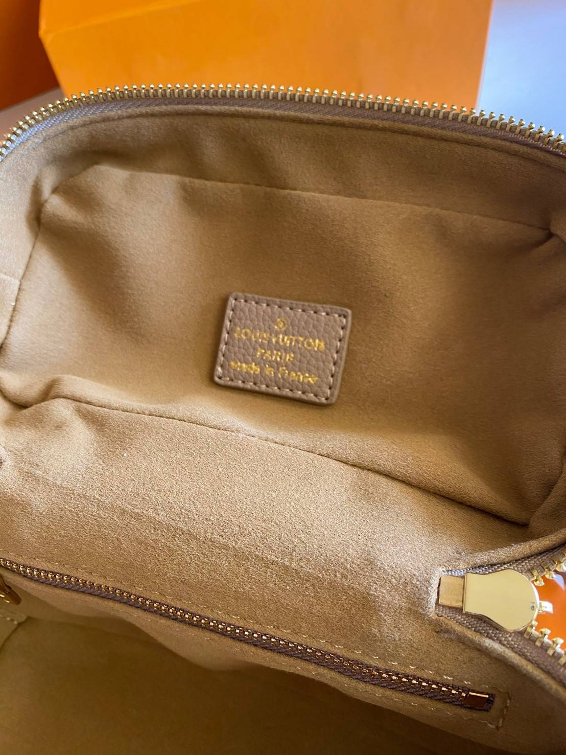 พรีเมี่ยมกิ๊ฟแท้ 100% 】VIPgift LOUIS VUITTON VANITY PM งานหนังแท้ รูปทรงหรูหราทันสมัย