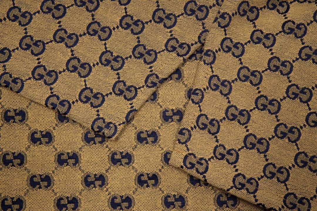 GUCCI Monogram Shirt / Gucci shirt เกรดออริจินอล มีป้ายแท็กที่คอเสื้อ ใส่ได้ทั้งผู้หญิงผู้ชาย พร้อมส่งที่ไทย ภาพสินค้าถ่ายจากงานขายจริง ใช้งานต่างประเทศได้