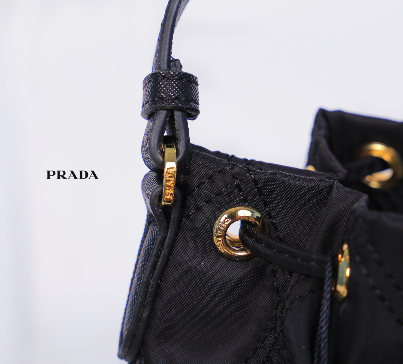 PRADA DRAWSTRING BAG WITH STRAP / PRADA BUCKET BAG / Prada Nylon Handbag and Crossbody bag กระเป๋าสะพายทรงจีบ วัสดุ Nylon ลายตาราง คุณภาพดี ขนาดกำลังดี