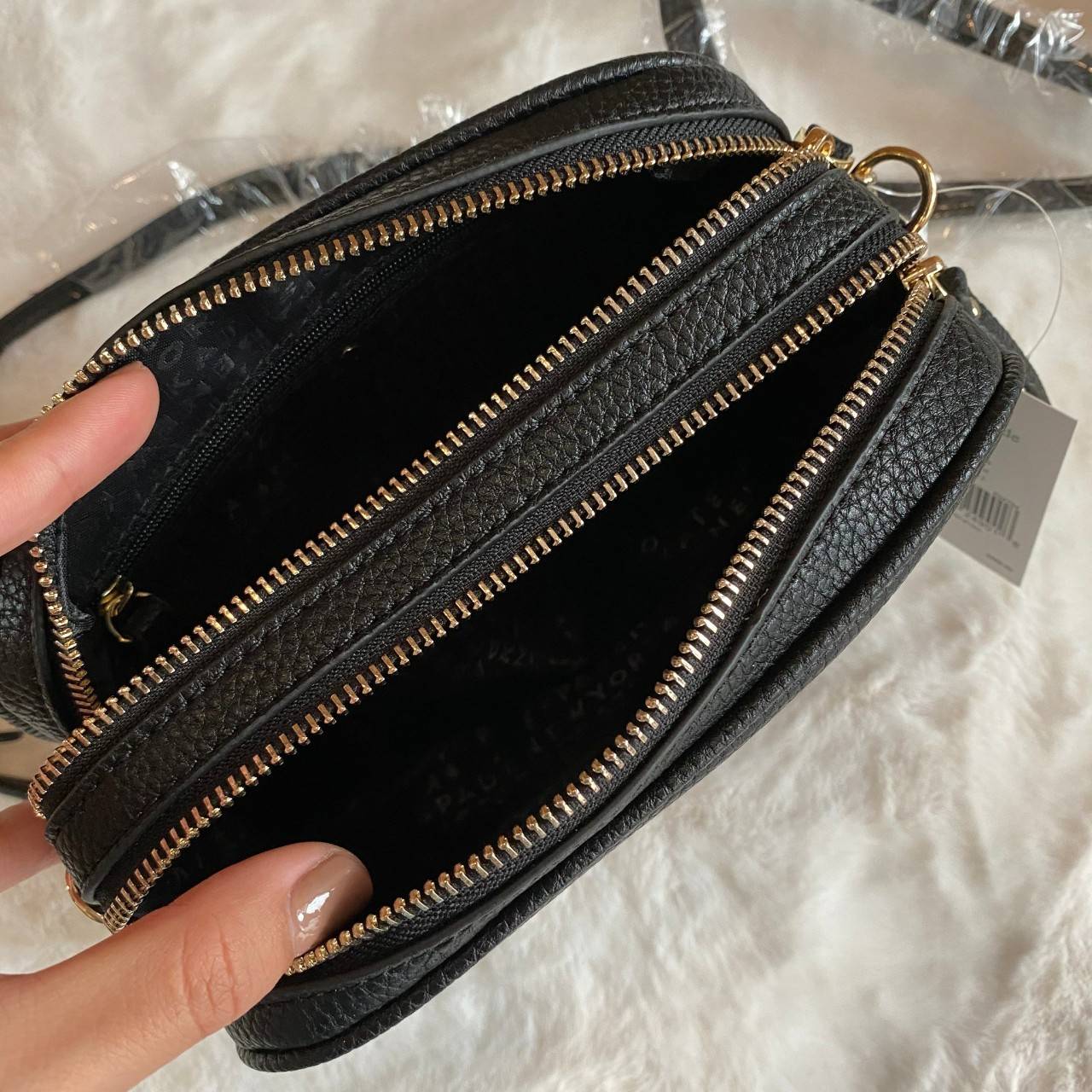 ของแท้ Kate Spade New York Mini Leather Shoulder Bag กระเป๋าสะพายขนาดมินิหนังสวยหรูอยู่ทรงด้านหน้าประดับโลโก้สีทอง
