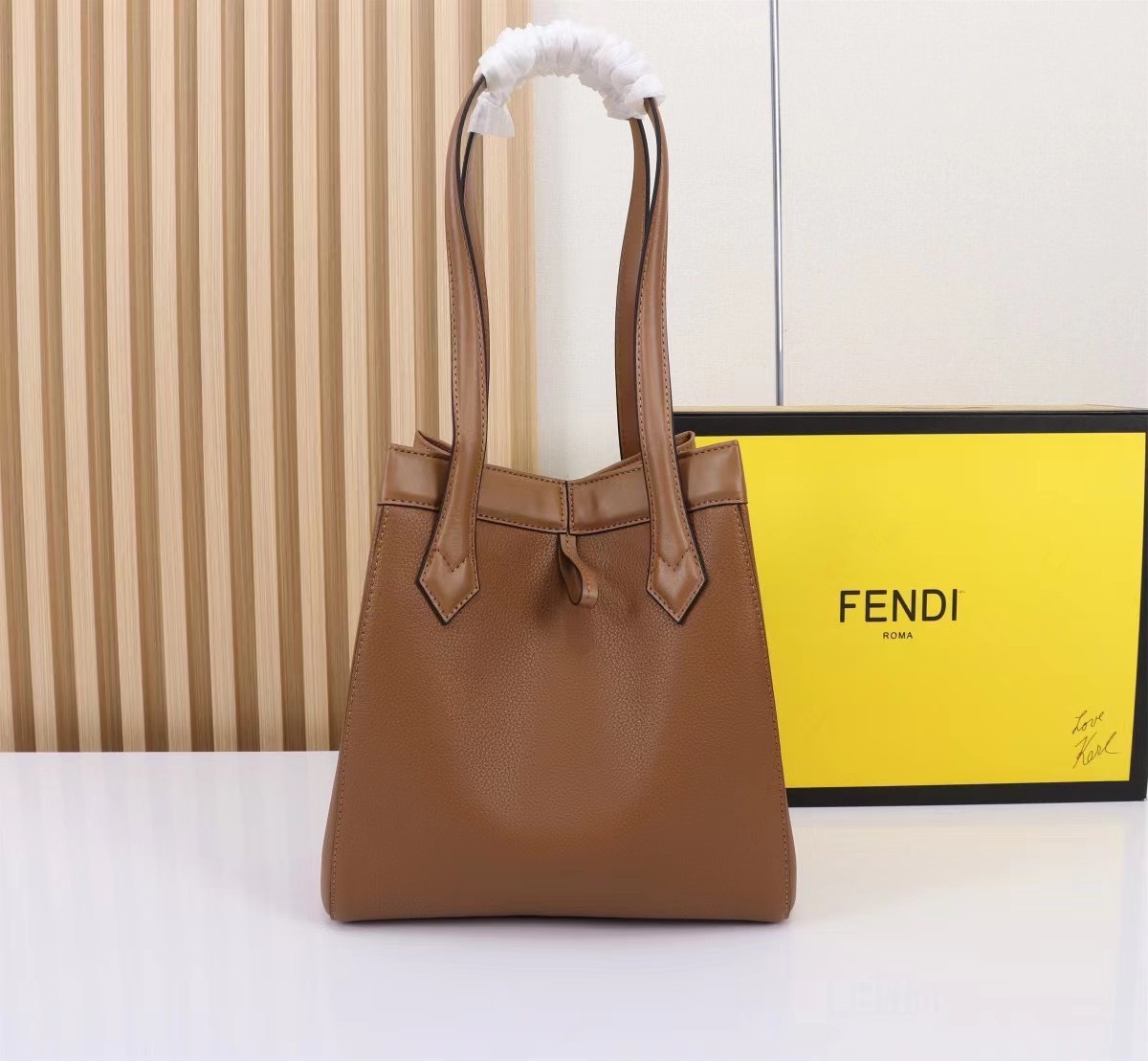 พร้อมส่ง 3 สี FENDI Origami Large Brown FF jacquard fabric bag / FENDI Tote Bag กระเป๋าทรงโท้ทใบใหญ่ สะพายได้2ทรงรูปลักษณ์สวยงามทันสมัย 🧡 เกรดออริจินอล 1:1 สลับแท้