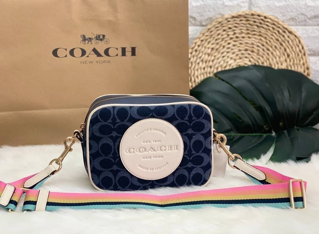 OUTLET 】COACH LADIES GENUINE CAMERA CLASSIC BAG ((2822)) ✔️สินค้าปกติตามเงื่อนไขทั่วไปค่ะ!! พร้อมส่งที่ไทยค่ะ! กระเป๋าสะพายแบบครอสบอดี้ร์ หนังแท้+ผ้าjacquard ทอลายแบรนด์ สวยงามมากๆค่ะ