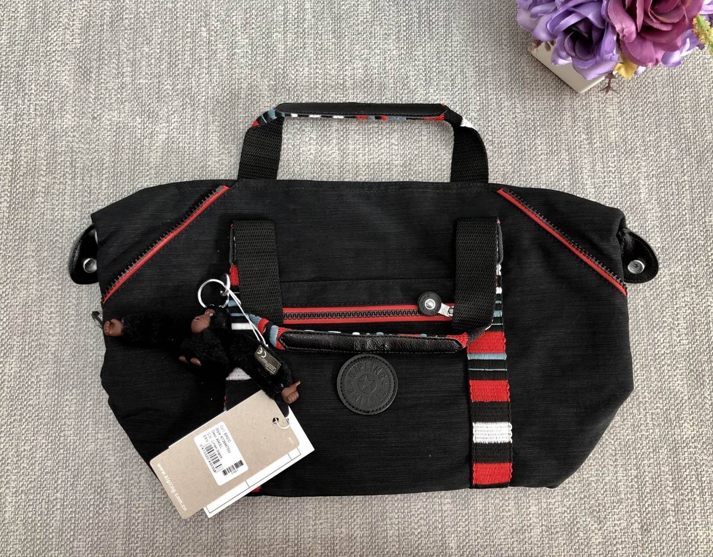 Kipling Handbag | k13848// (OEM. Factory HK.) กระเป๋าถือ สะพายข้าง คล้องไหล่ วัสดุ nylon ด้านหน้ามี 1 ช่องซิป, 1 ช่องโล่ง ใส่มือถือหรือ ของจุกจิกได้ค่ะ ปรับได้ 2 ทรง ด้านข้างขยายออกได้ ช่องซิปหลักด้านในโล่ง จุได้เยอะ น้ำหนักเบา ทำความ สะอาดง่าย มีช่องซิปแ