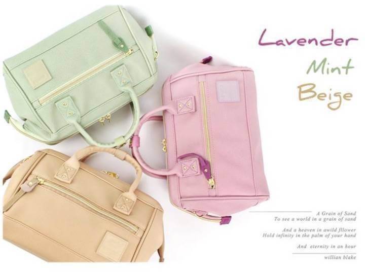 มาใหม่ชนช็อป Anello Boston Bag PU 2 way รุ่นสุดฮิตแห่งปี Anello Boston Bag ใหม่ล่าสุด รุ่น PU หนังนิ่มสวย ทรงนี้ฮิตอยู่แล้ว พอมีรุ่นหนังออกมา ก็ยิ่งขายดีมากๆค่ะ รูปทรงสี่เหลี่ยม ใบขนาดกลางกำลังดี มาพร้อมสายสะพายยาวที่ปรับระดับได้ free หนังสวยมากๆ น้ำหนักเ