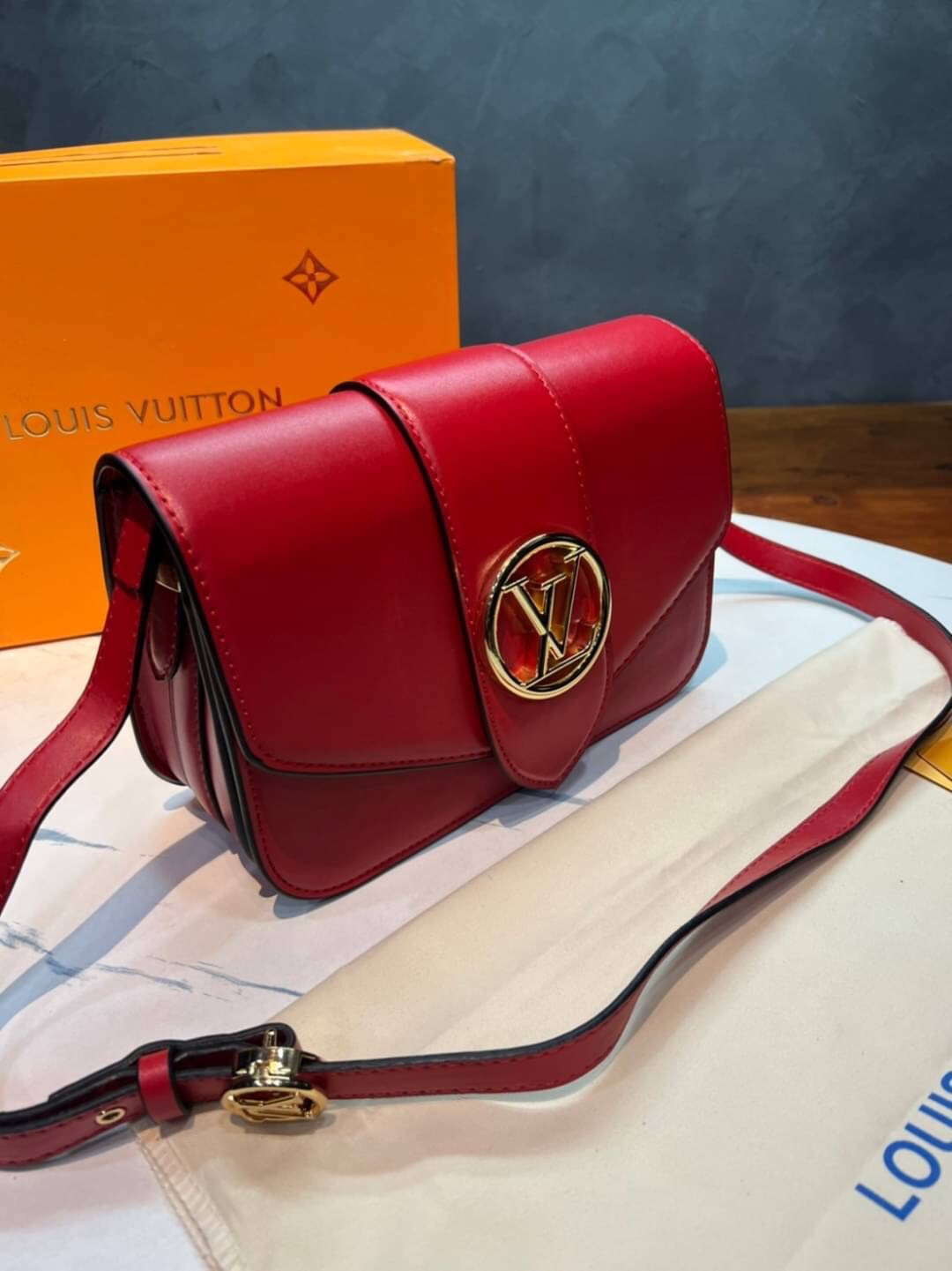 VIP 】หนังแท้ Louis Vuitton Crossbody & Shoulder Bag พร้อมส่งที่ไทย 3 สี Size 23cm
