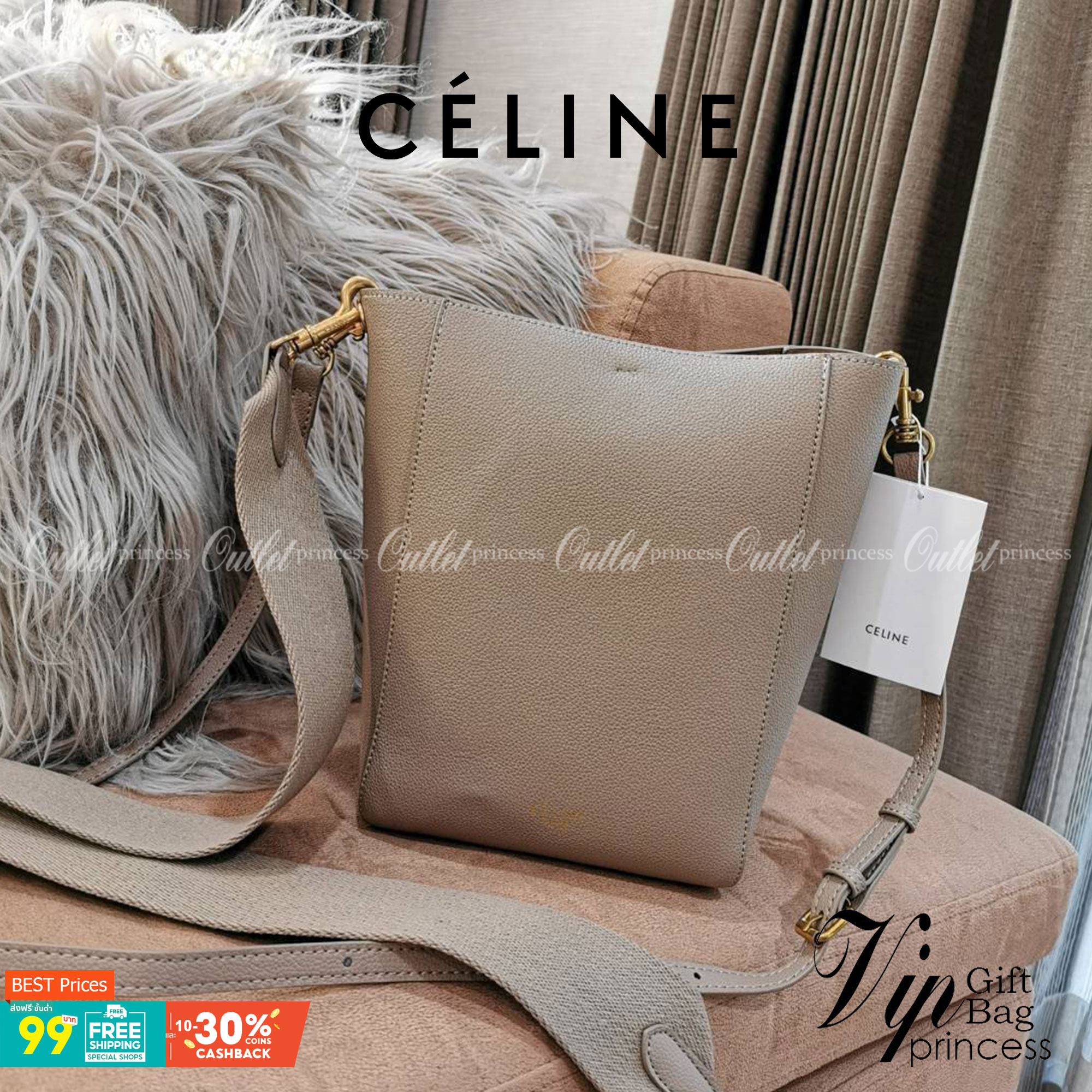ซื้อ1ได้ถึง2! CELINE TRIOMPHE BUCKET BAG VIP GIFT WITH PURCHASE (GWP) พรีเมี่ยมกิ๊ฟ Limited Edition จาก CELINE PERFUME DUTY FREE COUNTER วัสดุหนังแท้ CALFSKIN ดีไซน์ทรง Bucket ขนาดกำลังดี มาพร้อมใบเล็กด้านในแยกใช้ได้ น้ำหนักเบา ภายในกว้างใส่ของใช้ได้เยอะพ