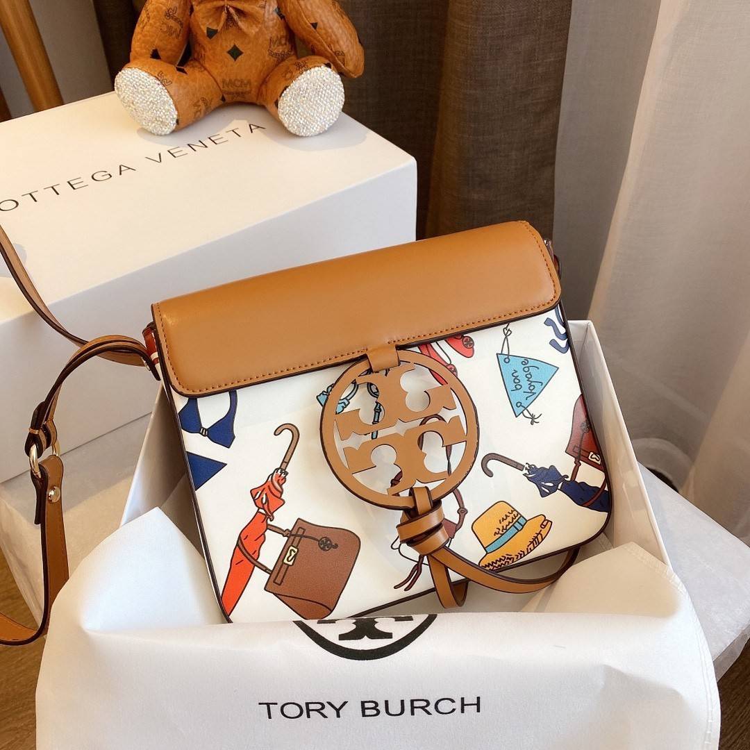 TORY BURCH MILLER CLEAR PRINTED CROSSBODY กระเป๋าสะพายข้าง ไซส์กำลังน่ารัก ด้านหน้าปริ้นลายสวย