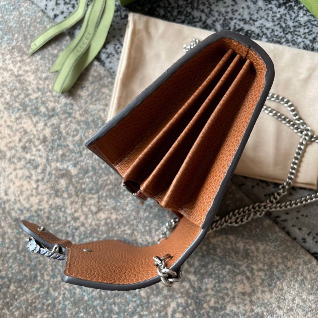 หนังแท้ Gucci Dionysus Mini Chain Bag In GG Jacquard Denim / Gucci Denim Dionysus / Gucci Dionysus Woc พร้อมส่งที่ไทย เกรดเทพออริจินอล กระเป๋าสะพายข้างเดนิมสลับหนังแท้เกรดดีที่สุด เกรดหนังดีที่สุดยิ่งใช้หนังยิ่งสวย โทนสีน่าใช้มากก มาในดีไซน์คลาสสิคเรียบหร