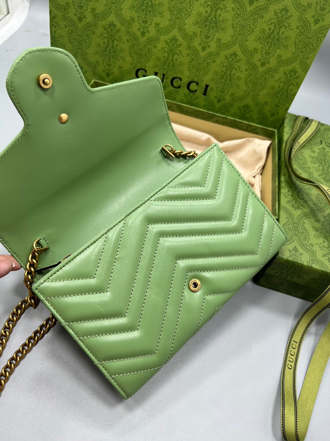 GUCCI GG Marmont Chain Wallet Matelasse Mini Soft Leather / GUCCI WOC เกรดออรินอล งานหนังสวยมากค่ะ ละมุนที่สุด ใส่บัตร ใส่แบงค์ได้ รับรองว่าจะเป็นกระเป๋าที่จะหยิบใช้งานได้บ่อยๆ รับประกันความสวยปังค่าาา
