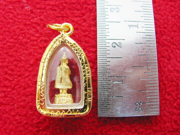 จี้พระประจำวันเกิดวันจันทร์ ปางห้ามญาติ เนื้อทองเลี่ยมทองไมครอนพร้อมใบคาถาค่ะ