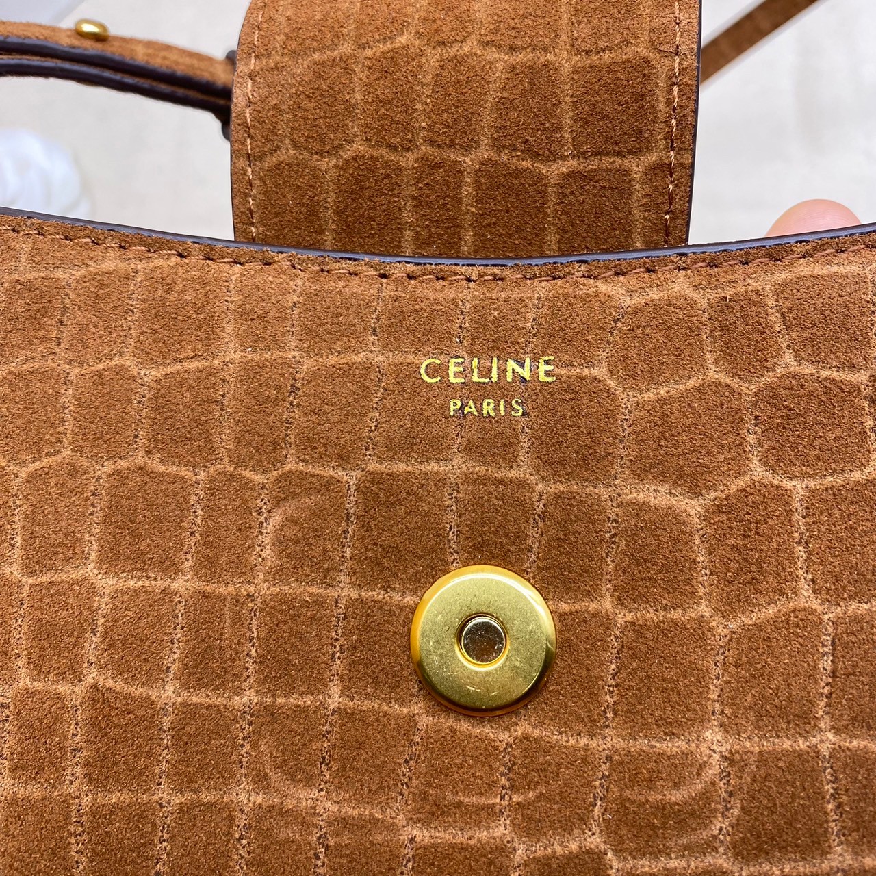 CELINE MEDIUM WILTERN BAG IN CROCODILE EMBOSSED SUEDE CALFSKIN / Celine hobo / Celine Bag พร้อมส่ง กระเป๋าถือ/สะพายโซ่อะไหล่ทองหรูหรา ทรงโฮโบ สวยผู้ดี ใช้งานง่าย โดดเด่นด้วยโลโก้สีทอง