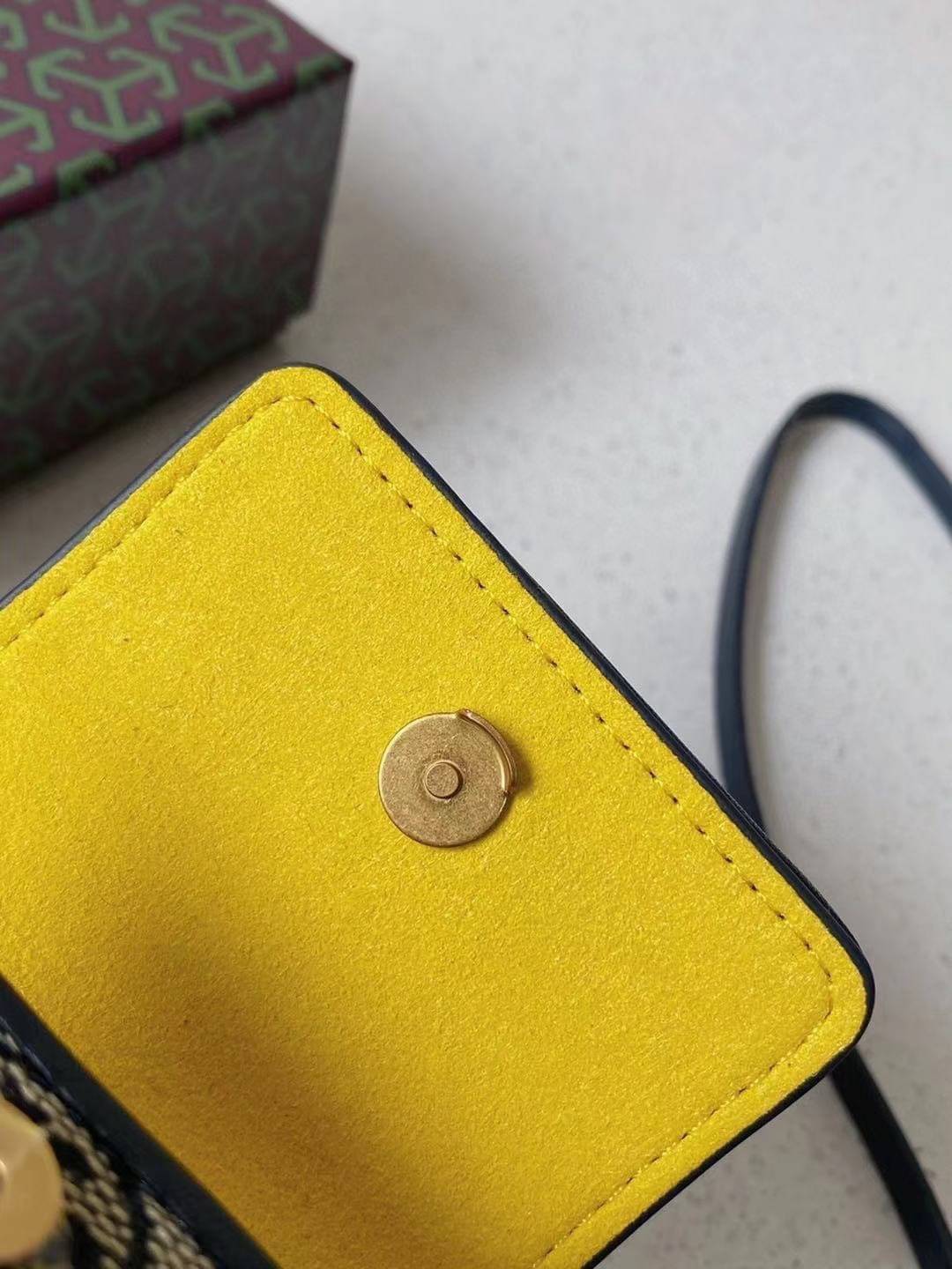 TORY BURCH T Monogram Jacquard AirPods Case พร้อมส่ง