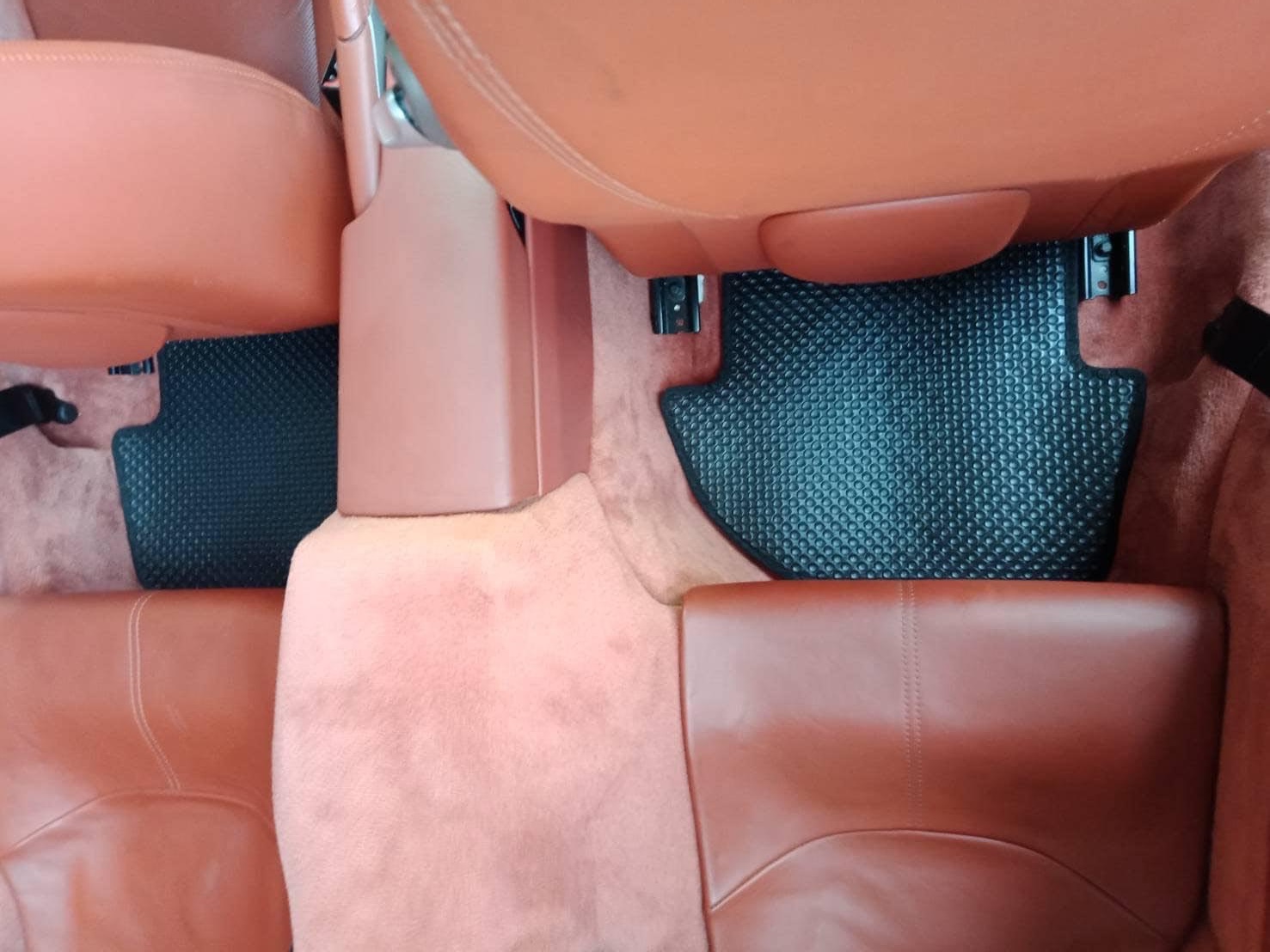 ยางปูพื้นรถยนต์ PORSCHE 911 Carrera พรมกระดุม ปอร์เช่ 911 คาร์เรร่า เข้ารูป 4ชิ้น