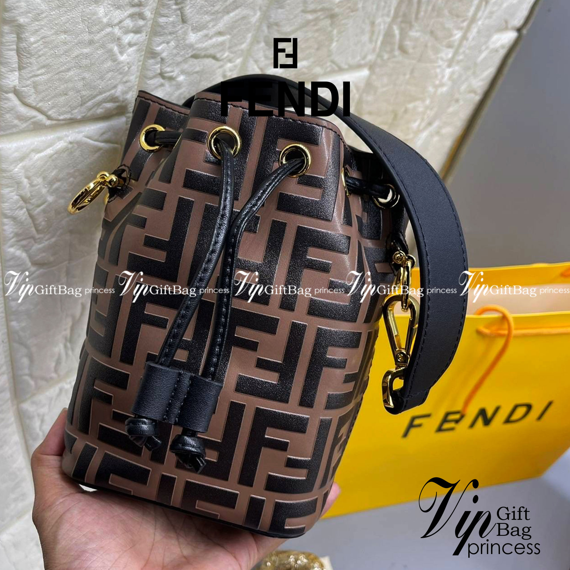 หนังแท้ FENDI Mon Tresor Brown leather mini-bag / FENDI MON TRESOR BUCKET BAG พร้อมส่งที่ไทย ภาพสินค้าถ่ายจากงานขายจริง ใช้งานต่างประเทศได้ค่ะ Small Mon Tresor bucket bag