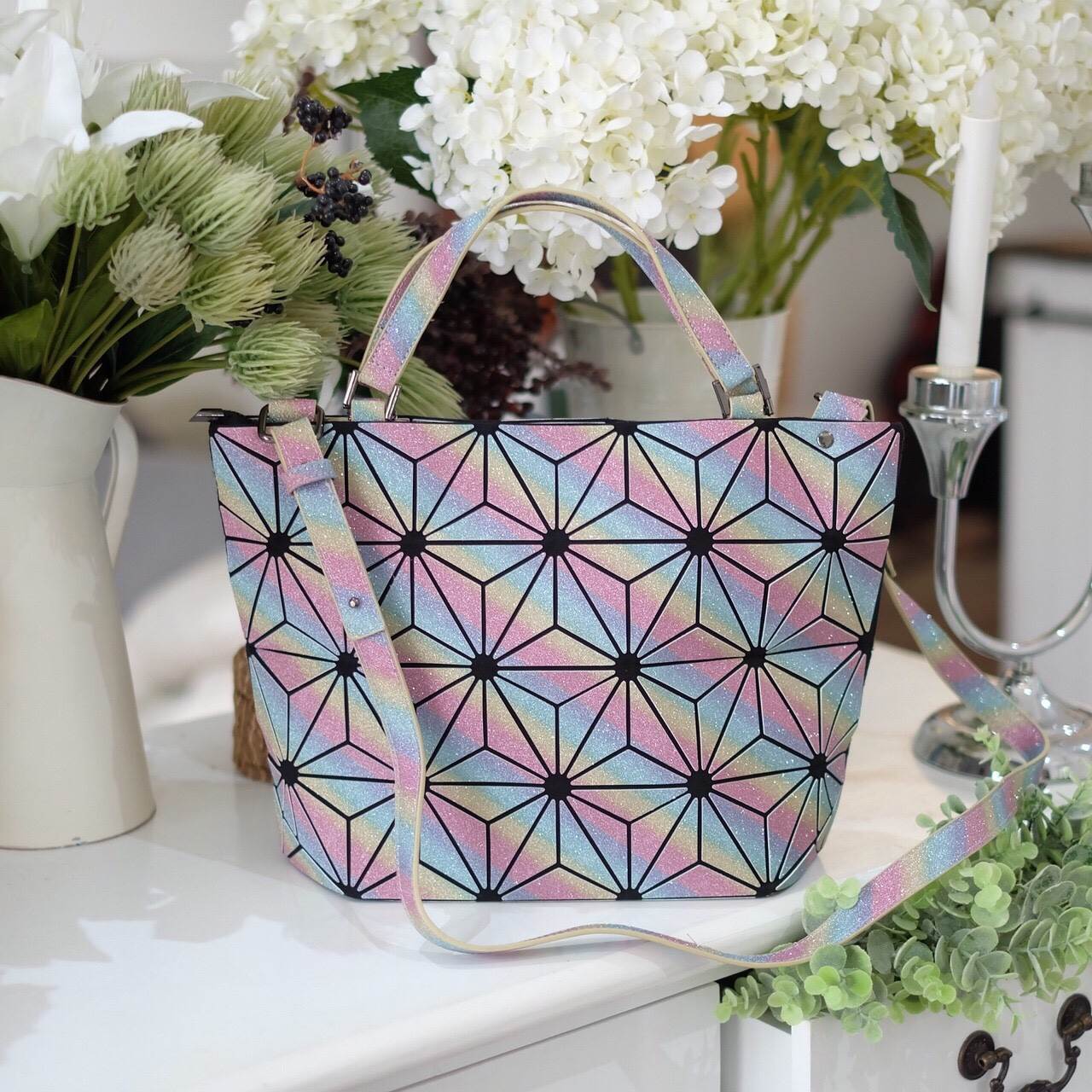 🎈New Collection ka ' Glitter fantastic ' ✨✨ สีใหม่ สดใสมาก ค่า 🍭🍭 Candy Crush 🍭🍭แถมยังลาย Limited edition หายาก 👍ปรับทรงได้ 2 แบบ น่ารักมาก จากแบรนด์ David Jones กระเป๋าสะพายข้างดีไซน