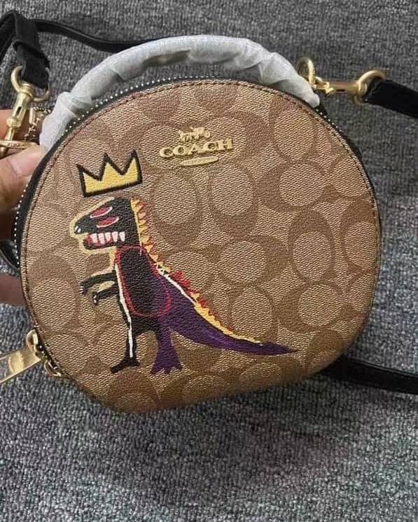 OUTLET 】COACH X JEAN-MICHEL BASQUIAT CANTEEN CROSSBODY IN SIGNATURE CANVAS (COACH C5658) พร้อมส่งที่ไทย ราคาสุดคุ้ม