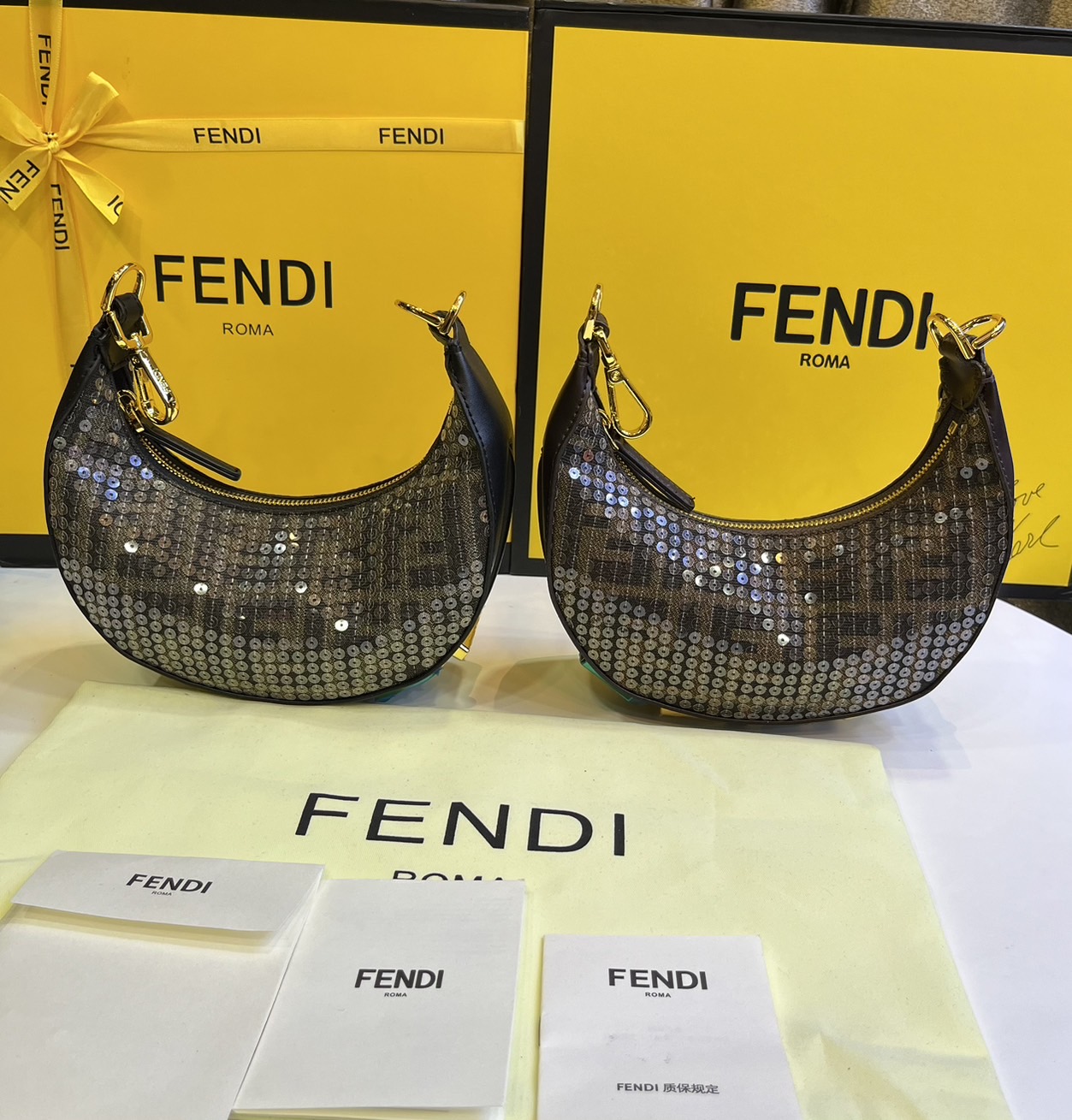 FENDI NANO Fendigraphy Bag fabric charm / Fendi hobo bag 20cm พร้อมส่ง กระเป๋าสะพายไหล่เฟนดิปักเลื่อมรุ่นใหม่ สวยหรู **สินค้าเกรดออริจินอล 1:1 สลับแท้