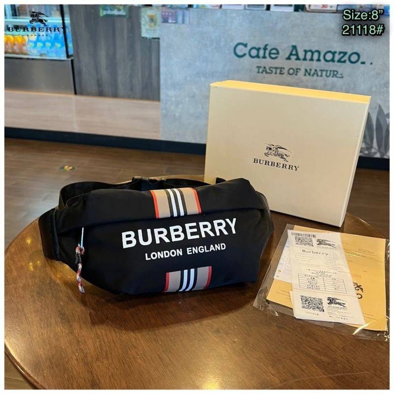 BURBERRY Belt Bag / Burberry Vintage Check Sonny Belt Bag / BURBERRY FRAGRANCES BELT BAG กระเป๋าคาดเอว คาดอกแบบ UNISEX ใช้ได้ทุกเพศ ลายวินเทจตามแบบฉบับของแบรนด์ เปิดปิดด้วยซิปยาว ใส่มือถือได้ทุกรุ่น รีบช้อป พร้อมอุปกรณ์ครบชุด ห้ามพลาด!