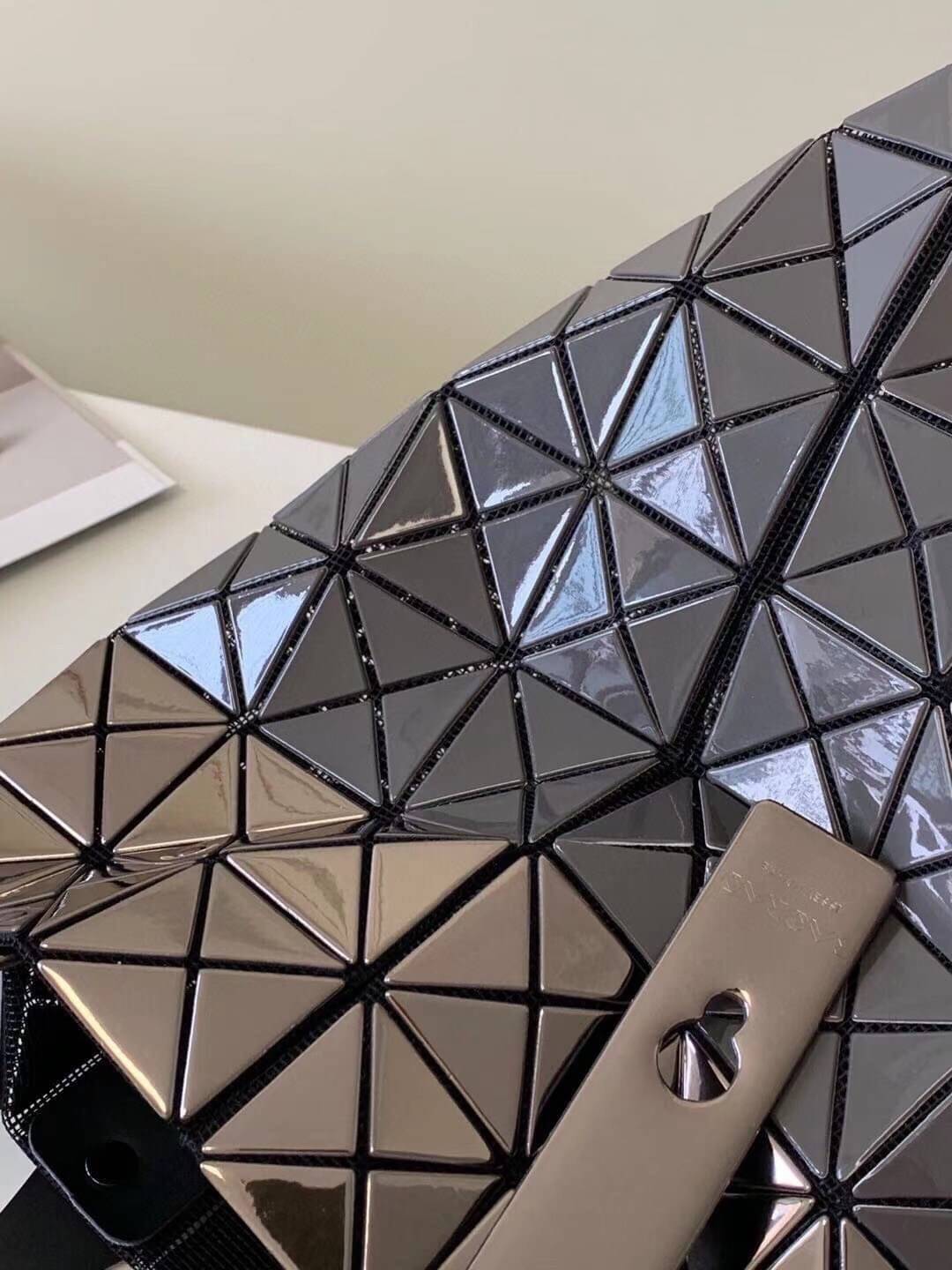 พรีเมี่ยมกิ๊ฟแท้ 100% 】ISSEY MIYAKE BAOBAO PLATINUM COLLR [GRAY]